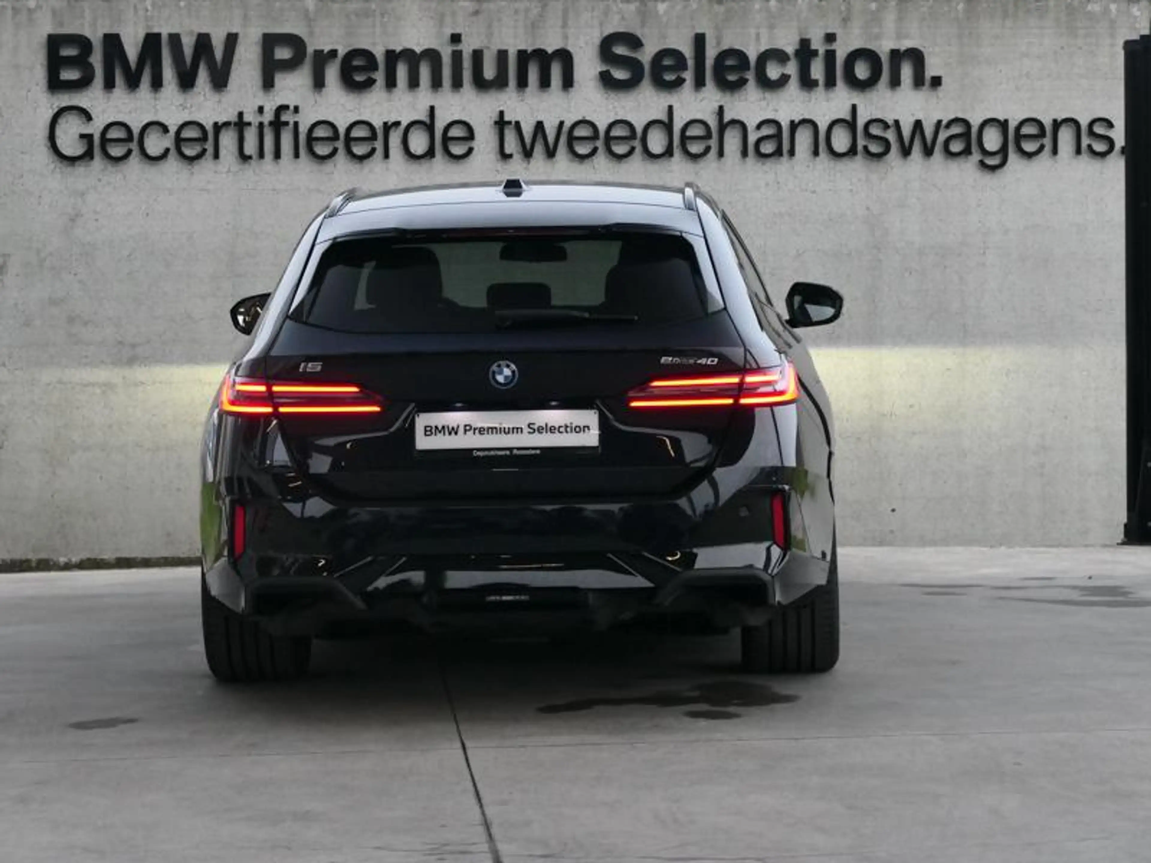 BMW i5 eDrive40 Touring M Sport PRO | PANO | — photo 4
