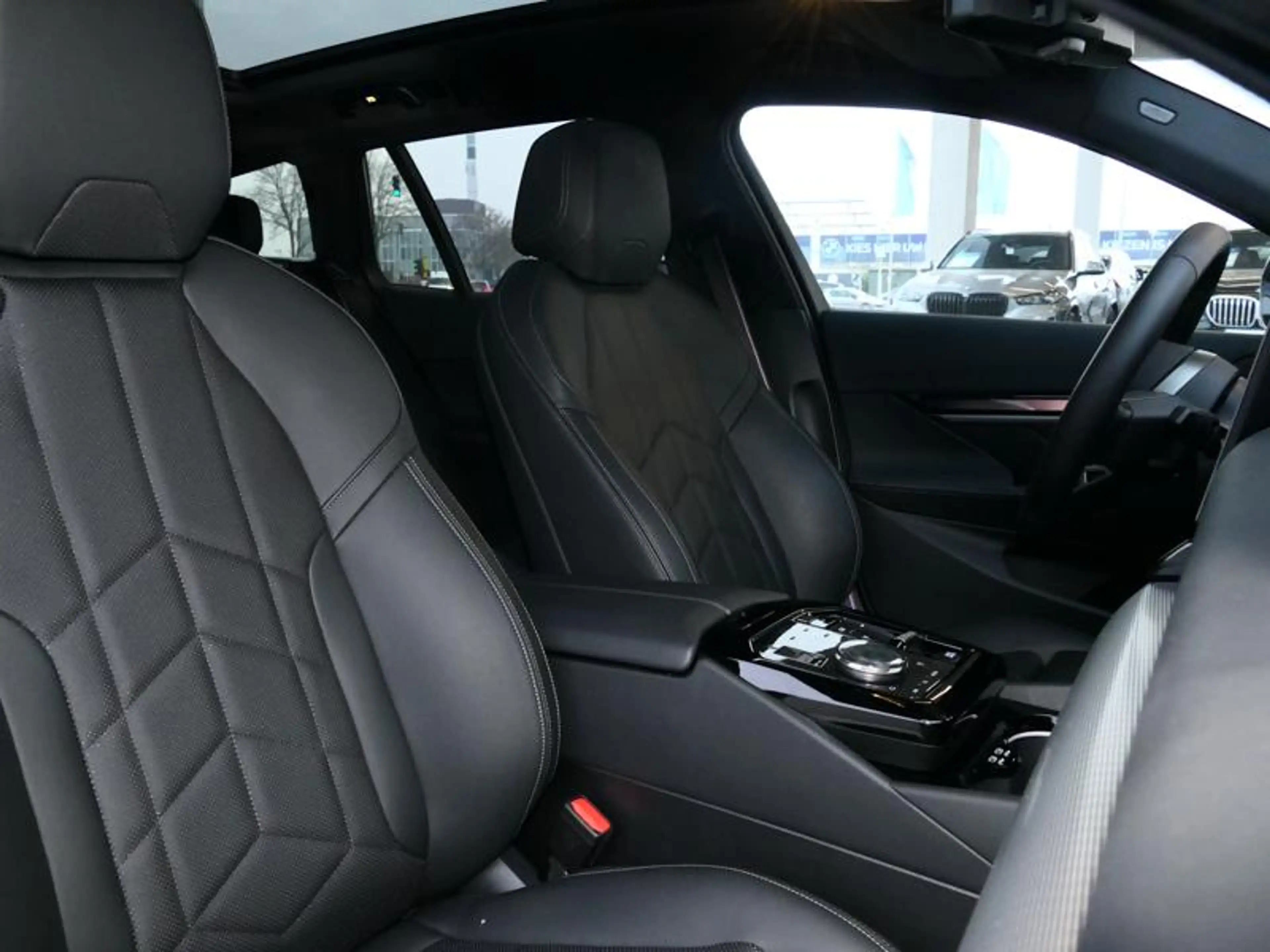 BMW i5 eDrive40 Touring M Sport PRO | PANO | — photo 12
