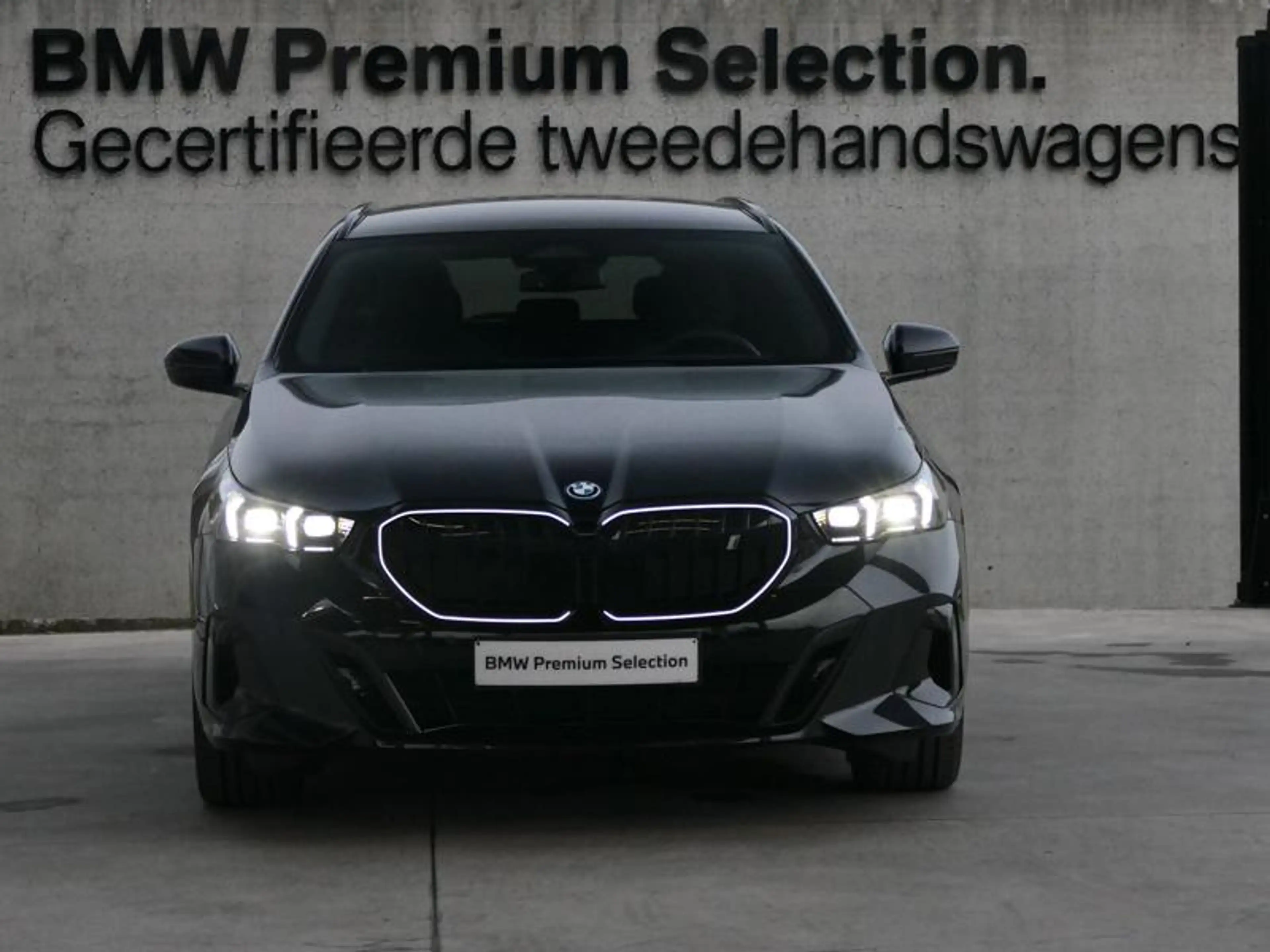 BMW i5 eDrive40 Touring M Sport PRO | PANO | — photo 2