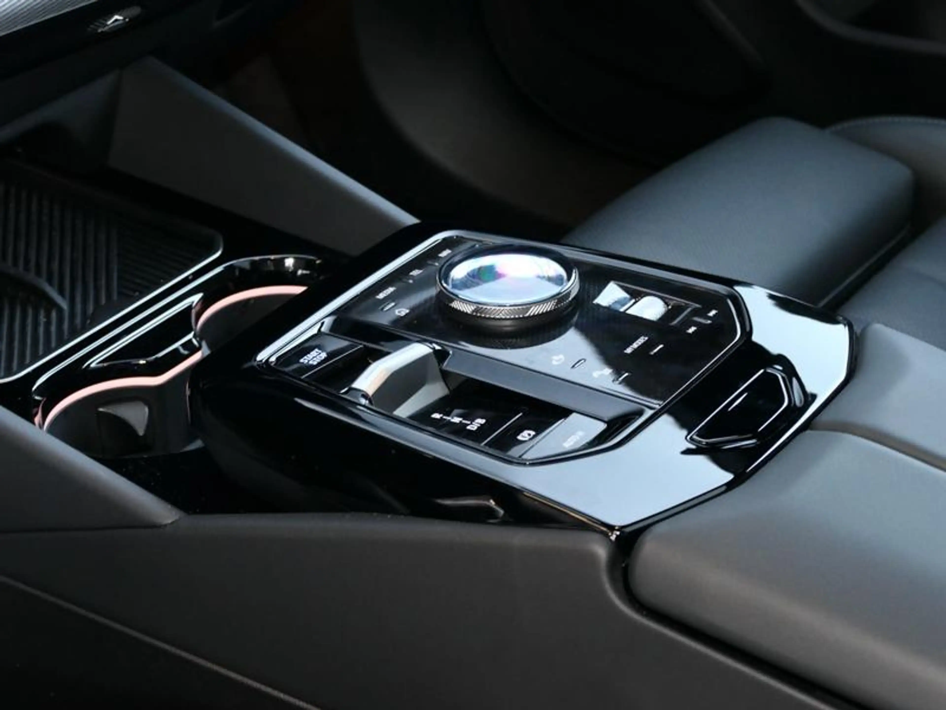 BMW i5 eDrive40 Touring M Sport PRO | PANO | — photo 15