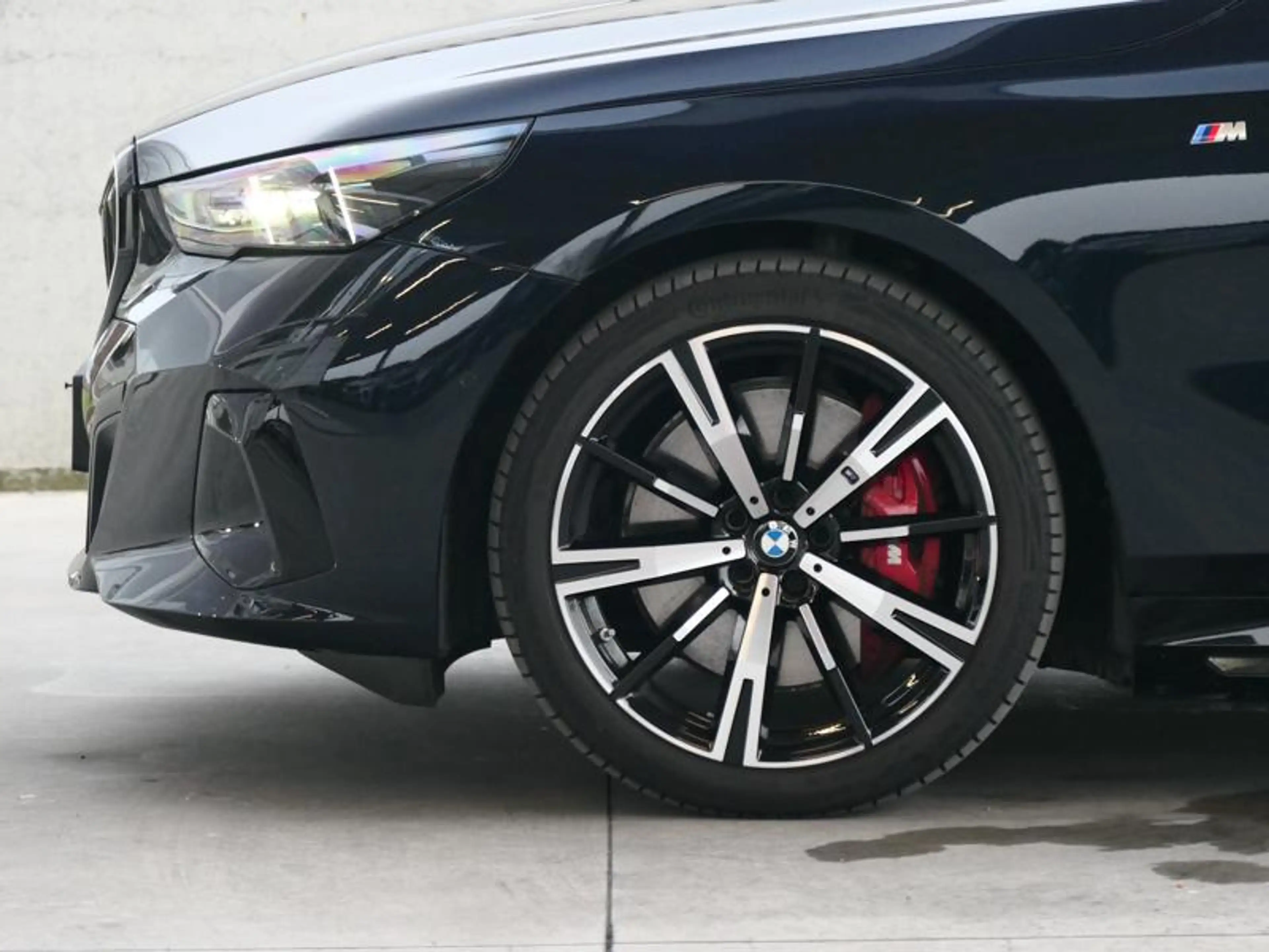 BMW i5 eDrive40 Touring M Sport PRO | PANO | — photo 8