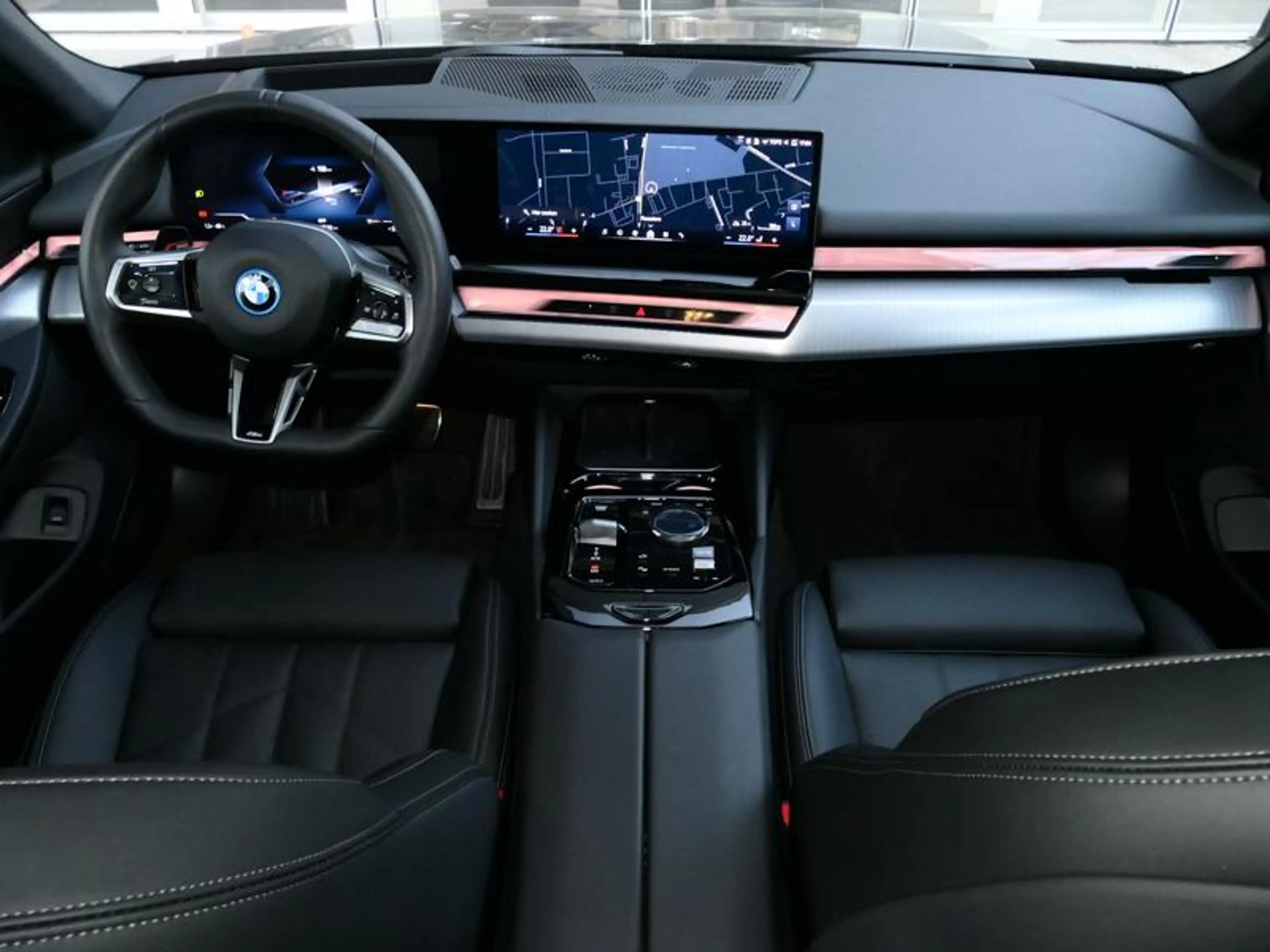 BMW i5 eDrive40 Touring M Sport PRO | PANO | — photo 7
