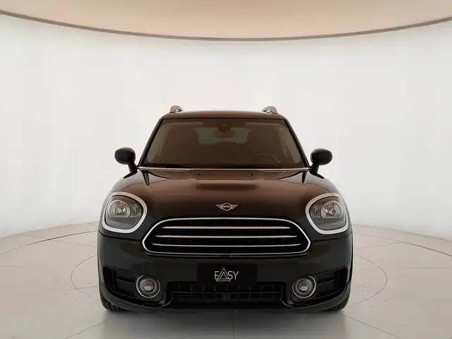 MINI Countryman view 3