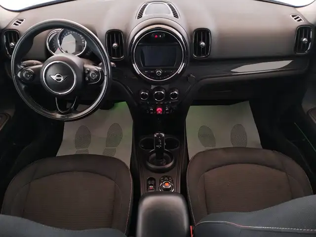 MINI Countryman view 8