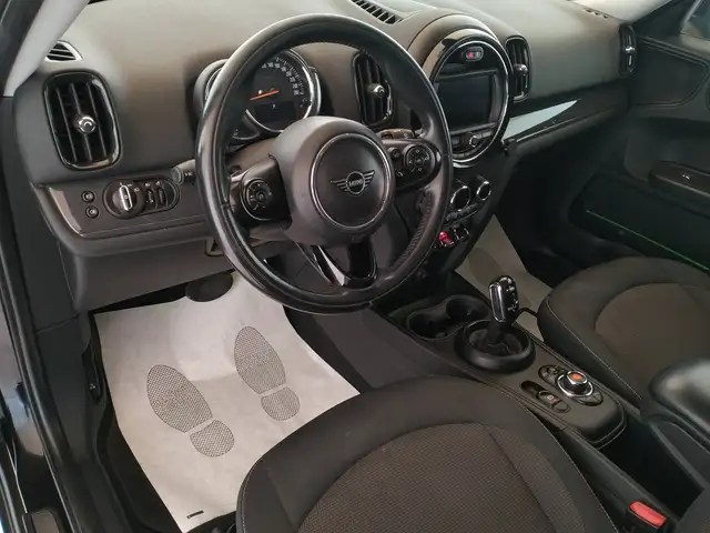 MINI Countryman view 9