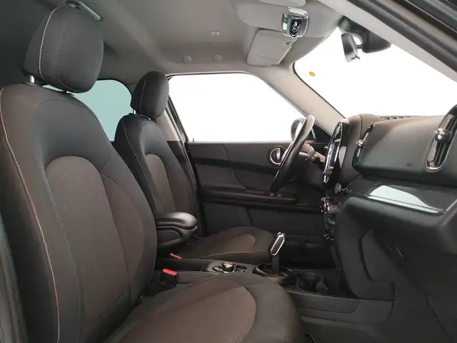 MINI Countryman view 14