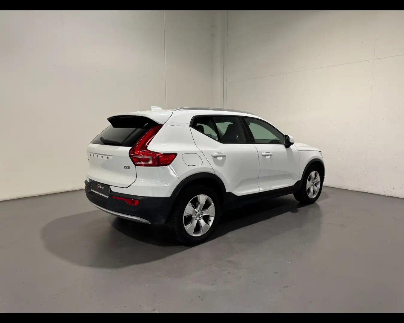 Volvo XC40 D3 GEARTRONIC BUSINESS PLUS Blanco - 2