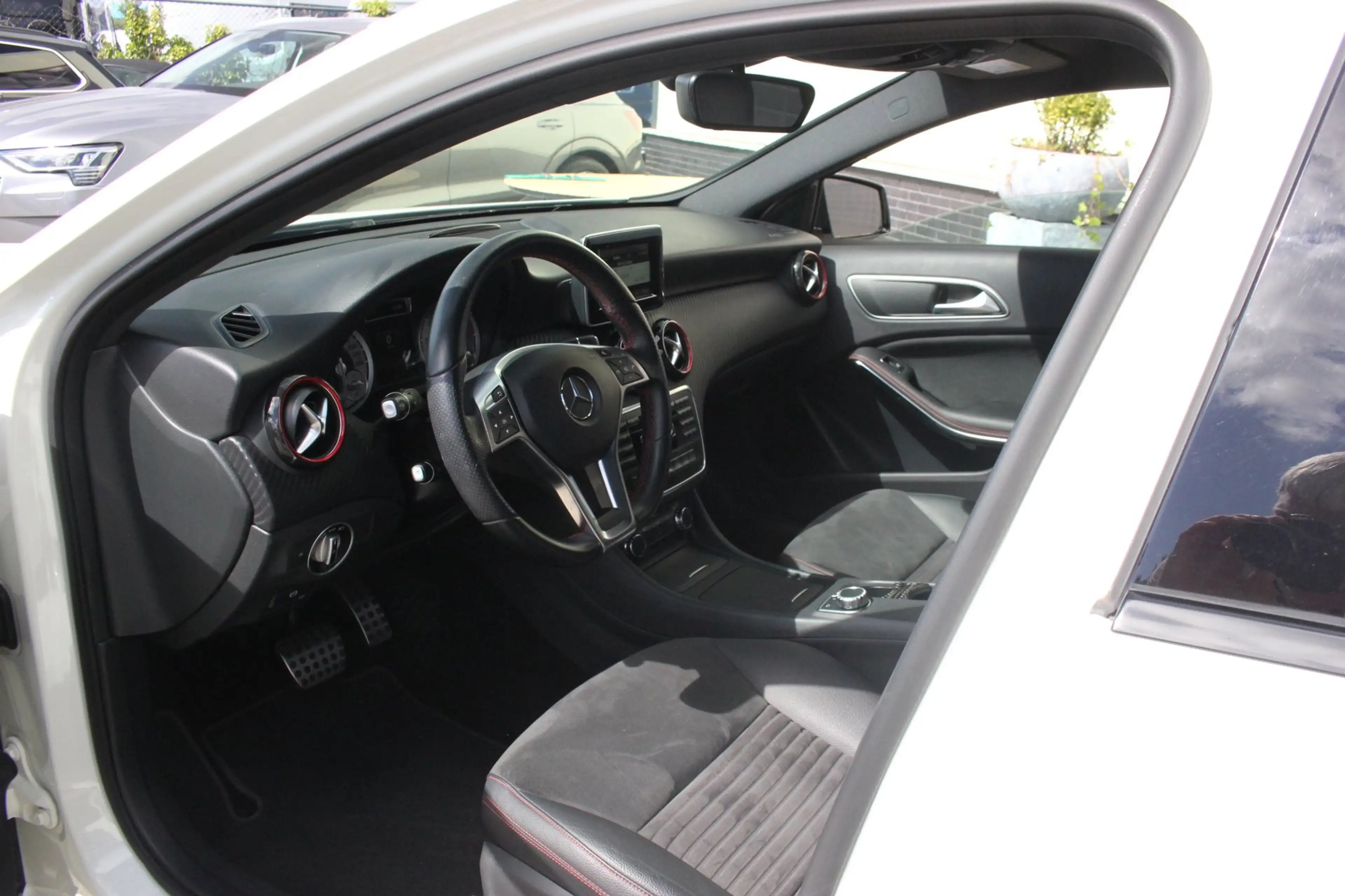 Mercedes-Benz A 180 Ambition AMG | AMG-Styling | Xenon | — photo 2