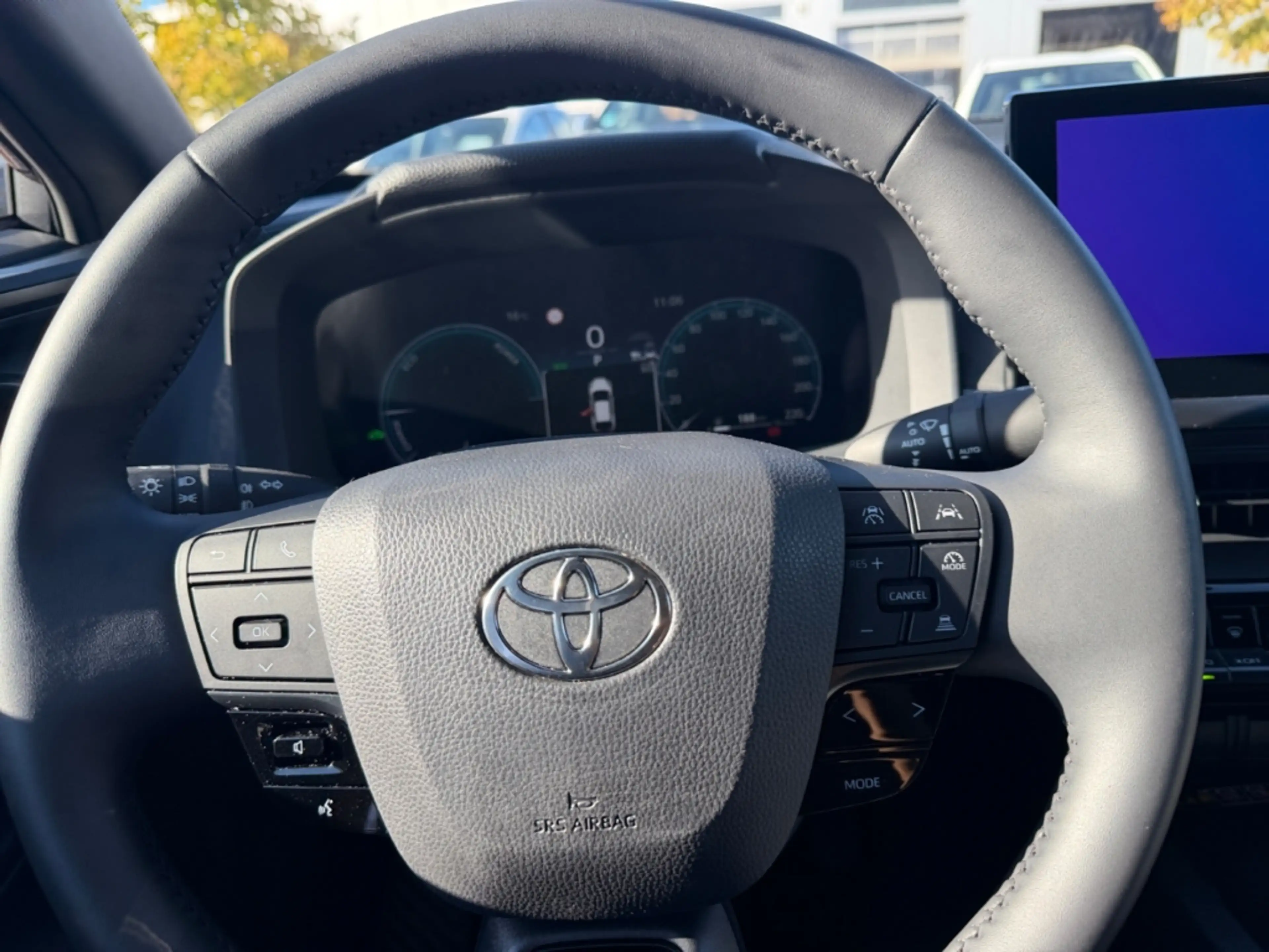 Toyota C-HR 1.8 Hybrid Teamplayer *Technik Paket*CAM*SHZ* — photo 13