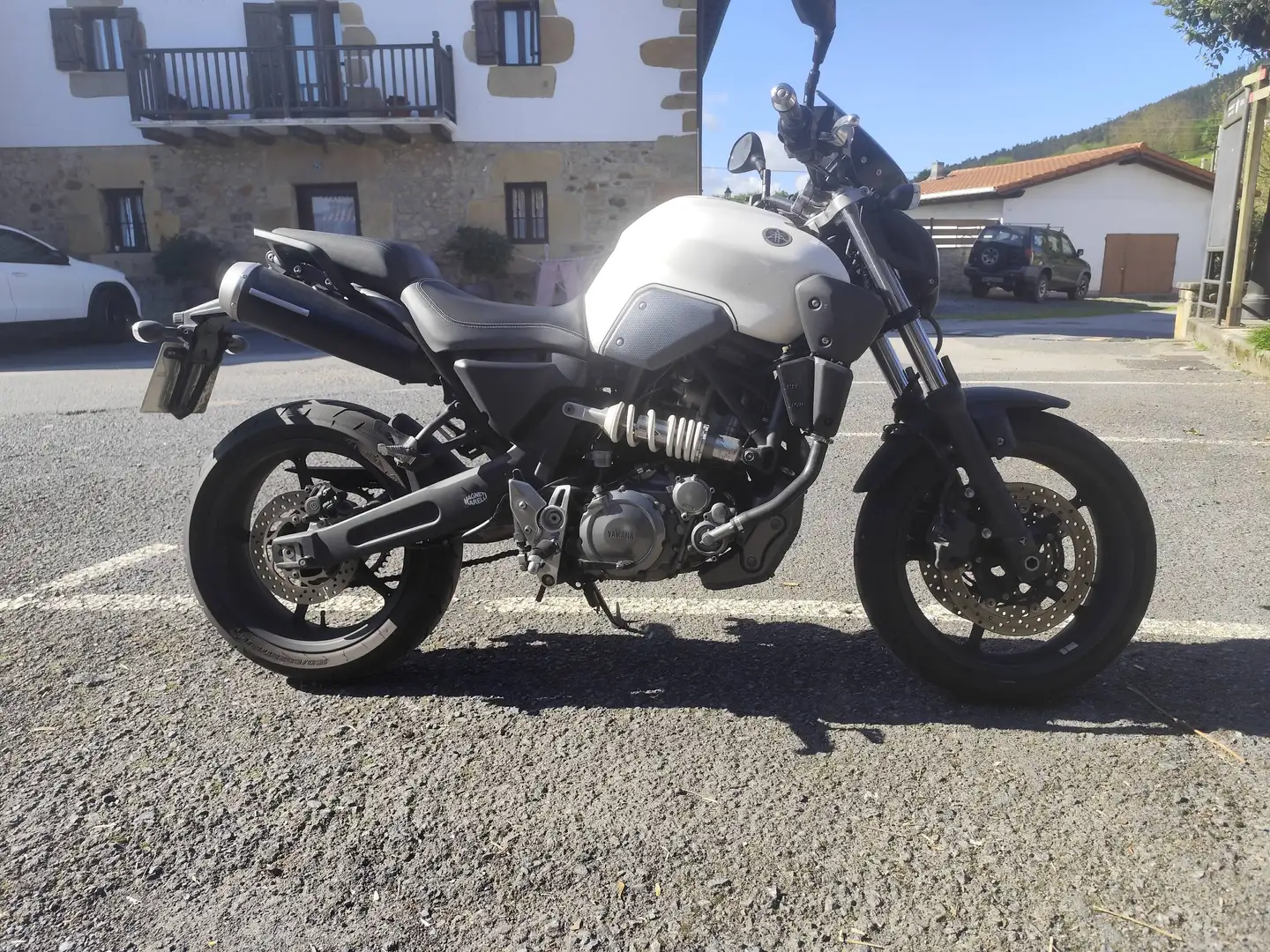 Yamaha MT-03 Blanco - 1