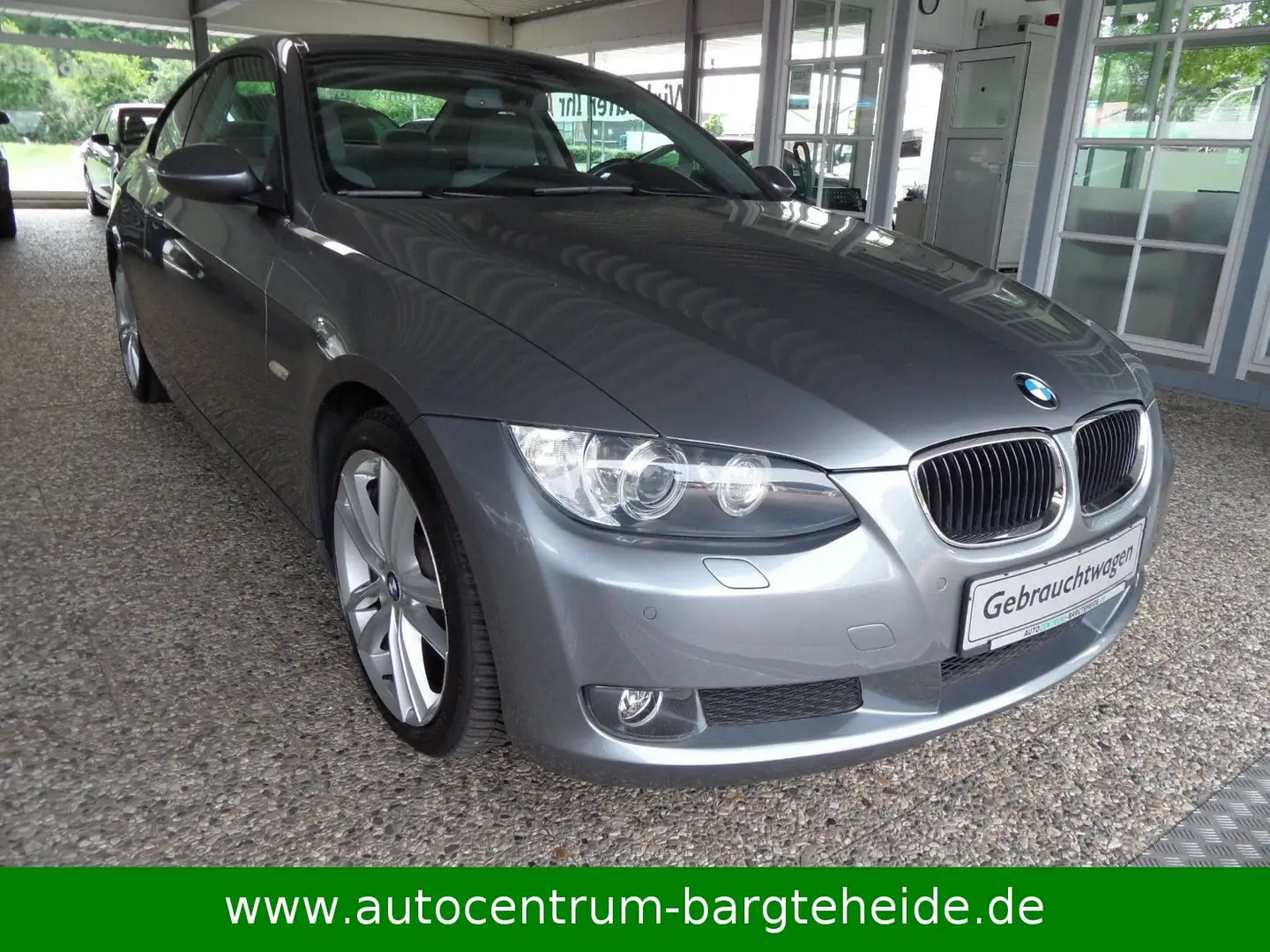 BMW 320 iA Coupe Autom. NAVI+KLIMA+E-GSD+TOP Сірий - 2
