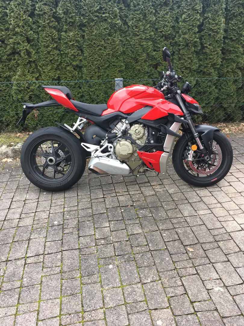 Ducati Streetfighter V4 - 1