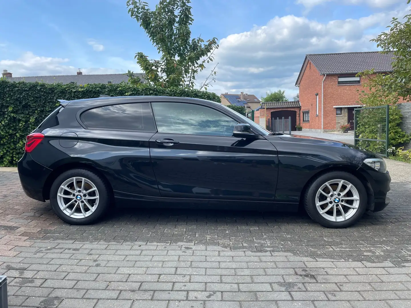 BMW 116 i f20 f21 Advantage Negro - 1