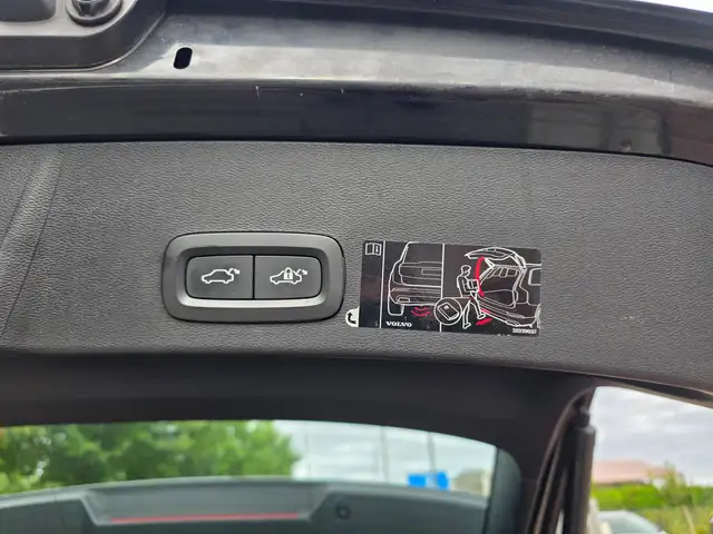 Volvo XC40 view 10