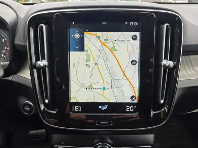 Volvo XC40 view 15