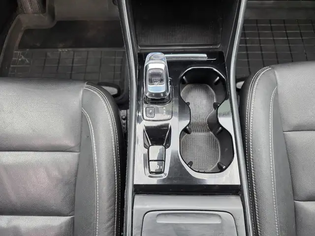 Volvo XC40 view 12