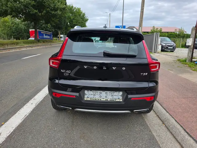 Volvo XC40 view 6