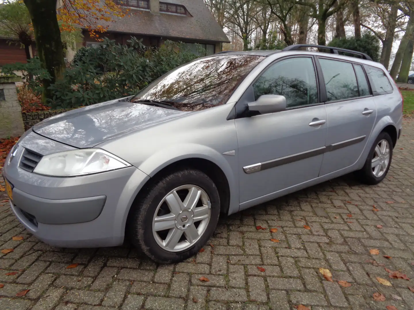 Renault Megane Grand Tour 2.0-16V Expression Luxe.Automaat! Beige - 1