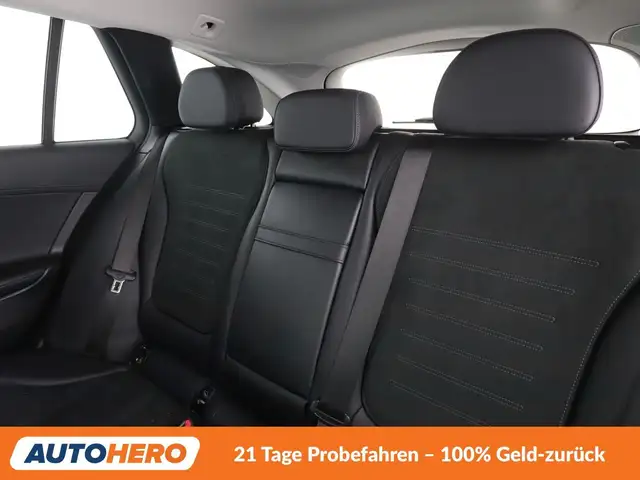 Mercedes-Benz C-Class view 14
