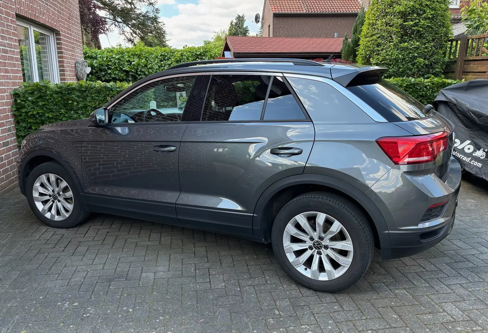 Volkswagen T-Roc 1.0 TSI mit AHK, Navi und 17Zoll LM - 2