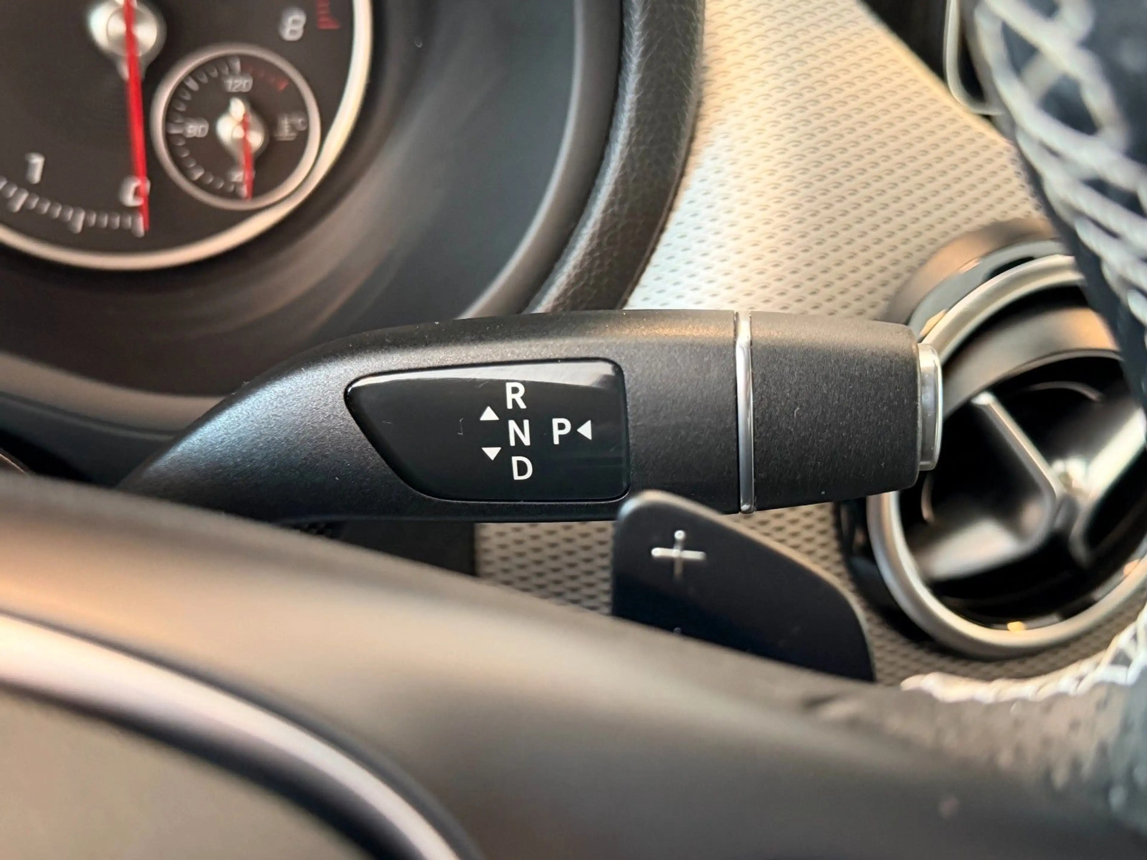 Mercedes-Benz B 250 Urban/Prog. 7G-DCT LED PTS SHZ Pano-SHD — photo 15