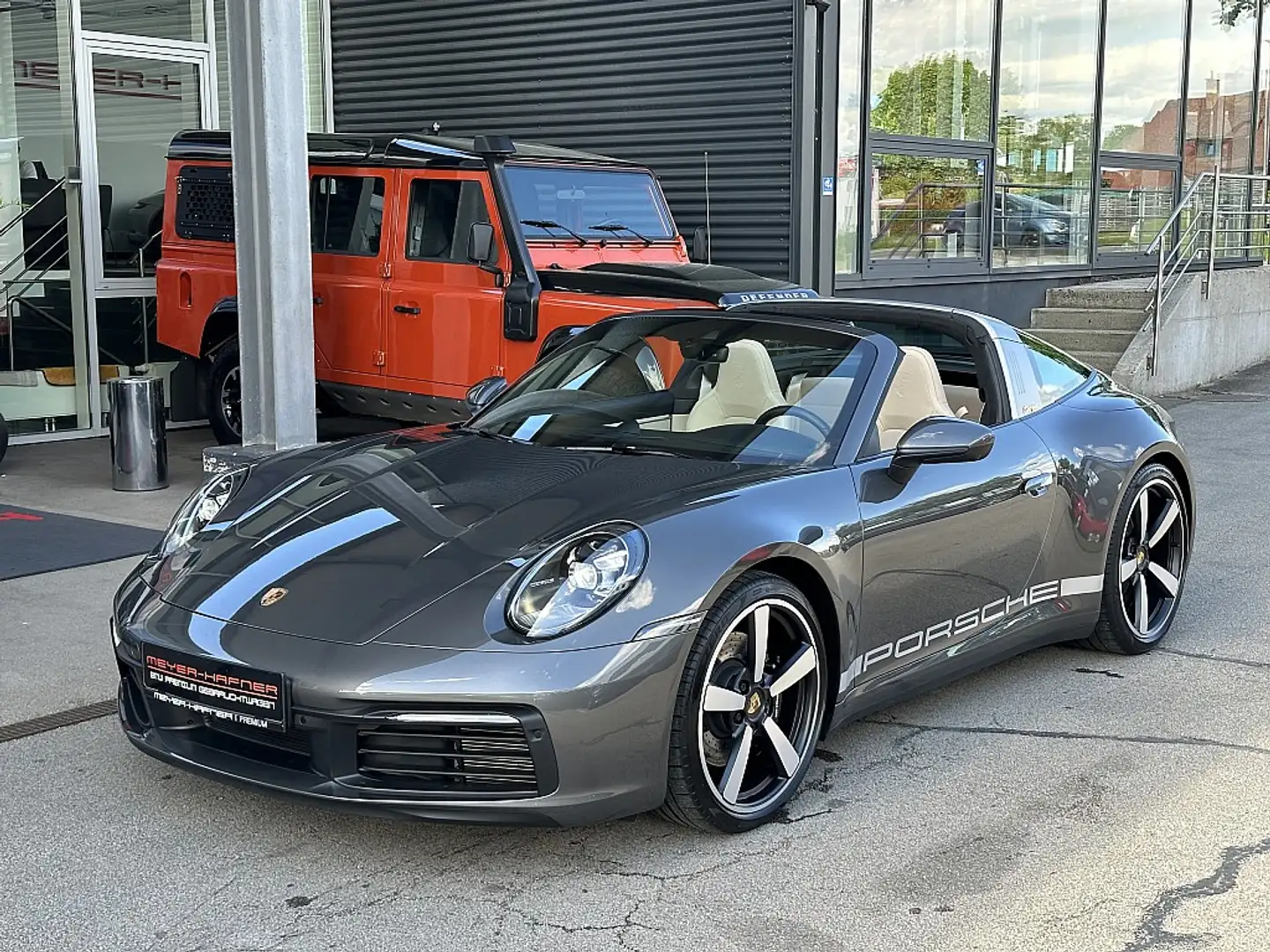 Porsche 911 Targa 4S PDK Heritage Design Paket, Manufaktur,... Grau - 1