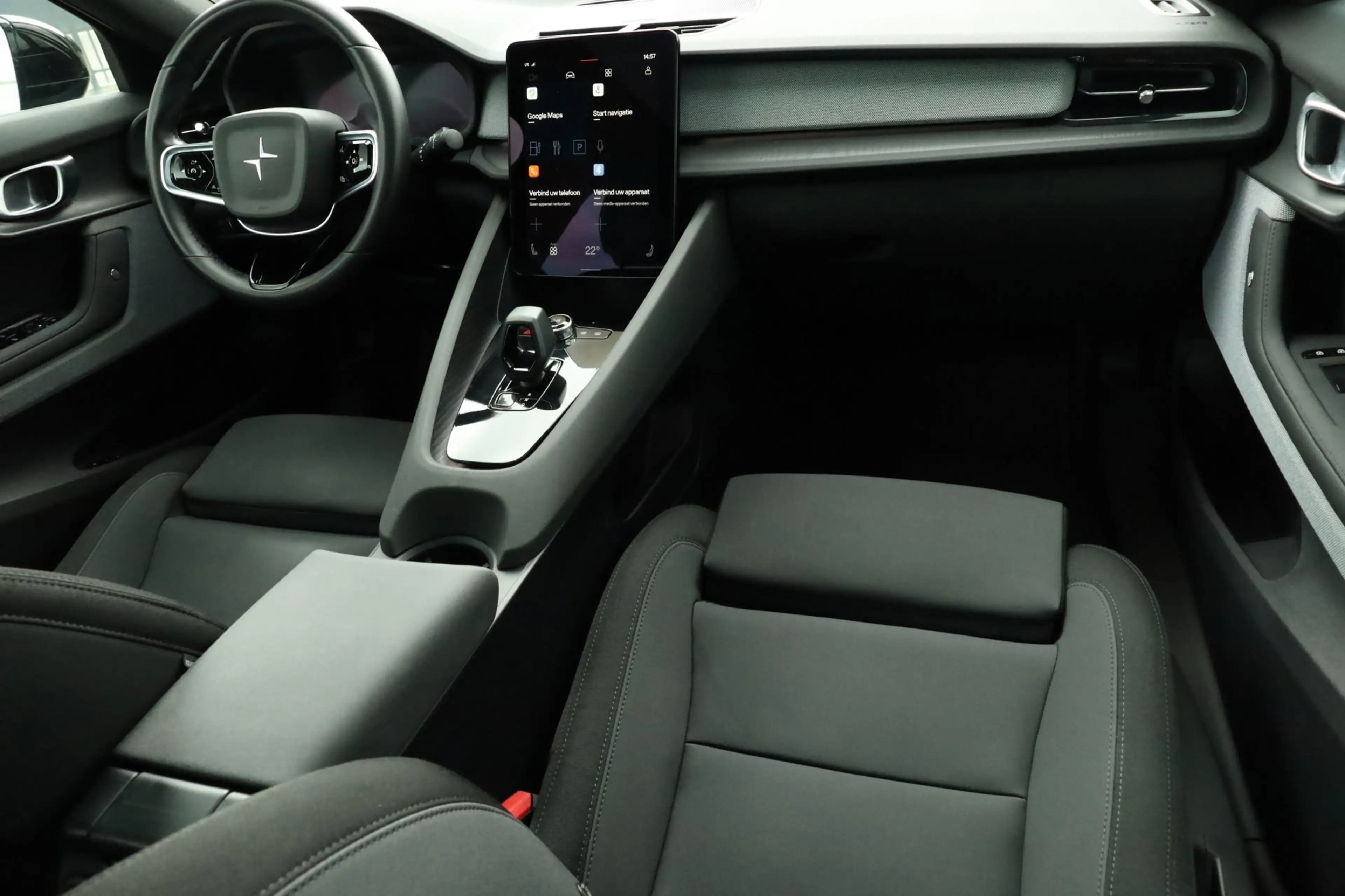 Polestar 2 Long Range Dual Motor Launch Edition Pano Trekhaak — photo 12