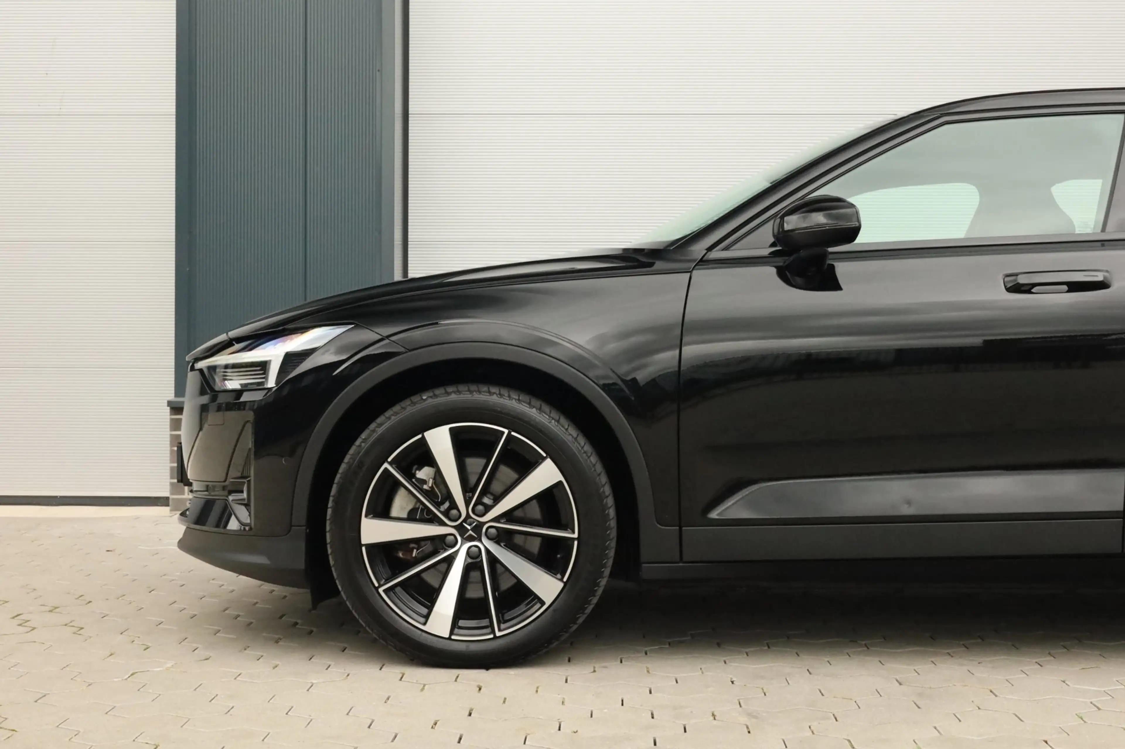 Polestar 2 Long Range Dual Motor Launch Edition Pano Trekhaak — photo 7