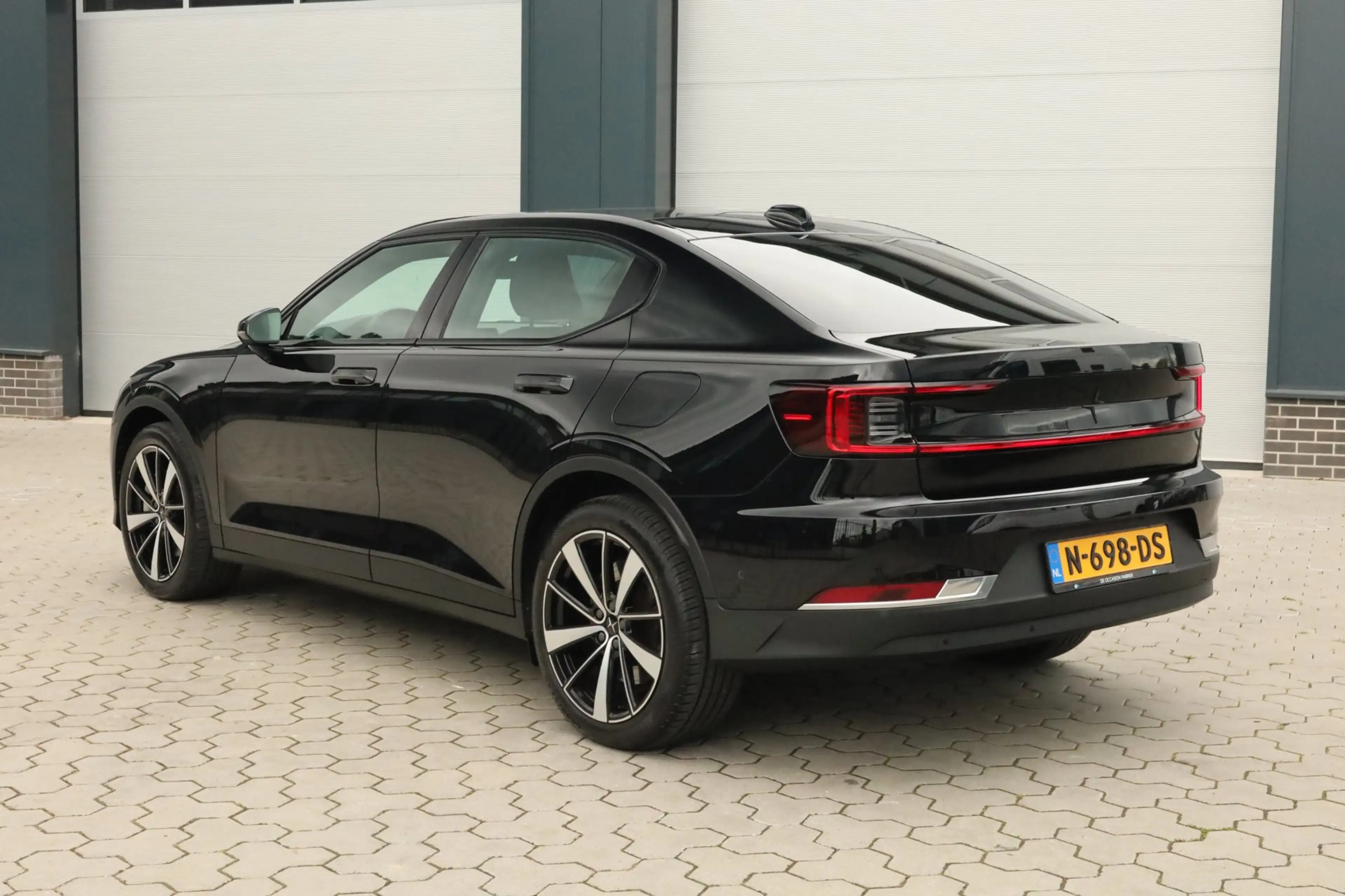 Polestar 2 Long Range Dual Motor Launch Edition Pano Trekhaak — photo 5