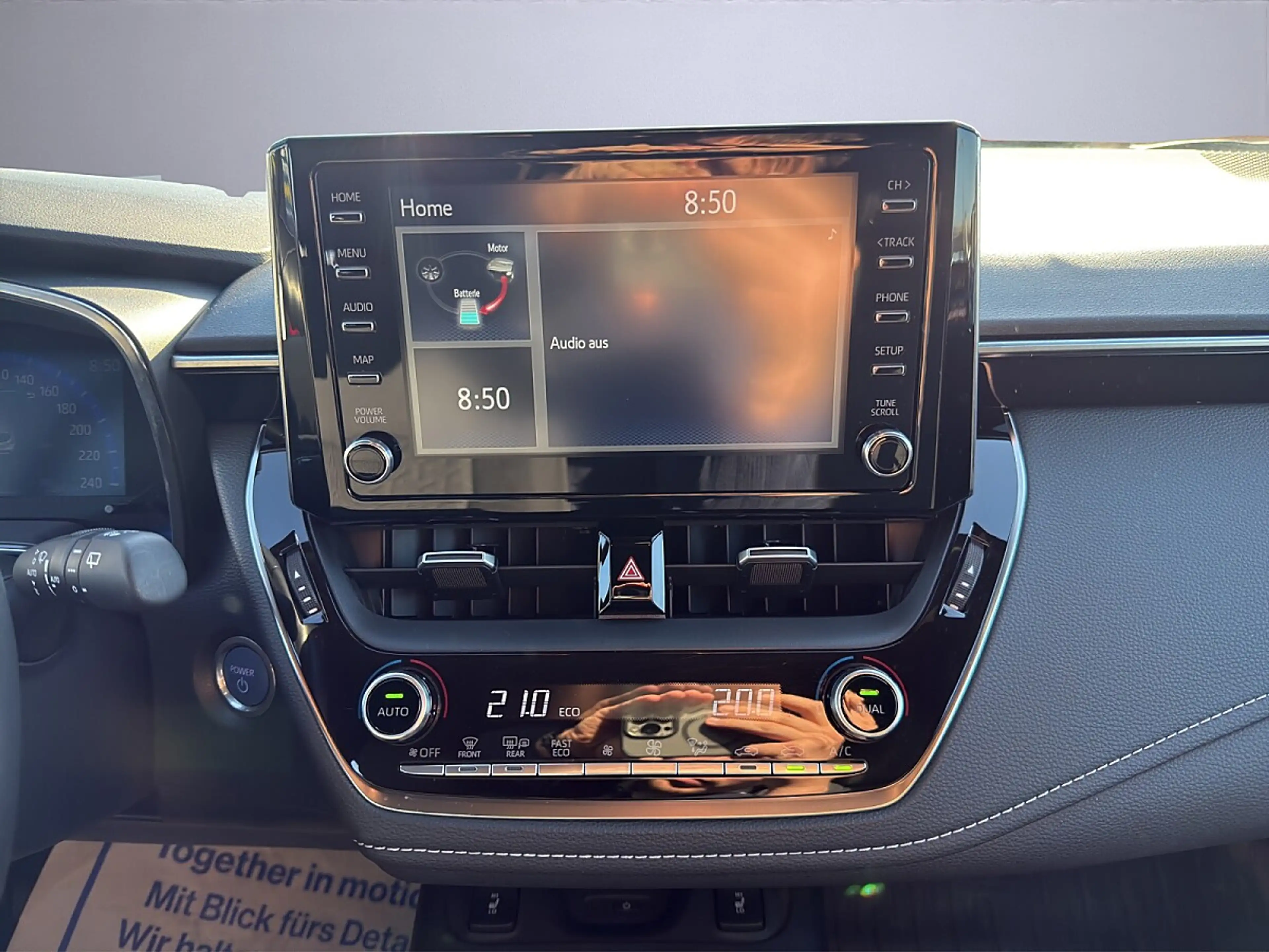 Toyota Corolla 1,8 Hybrid Style — photo 13