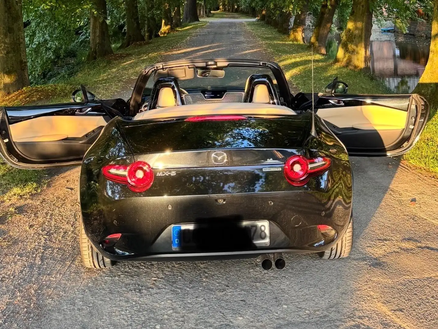 Mazda MX-5 MX-5 RF SKYACTIV-G 2.0 Kazari Schwarz - 2