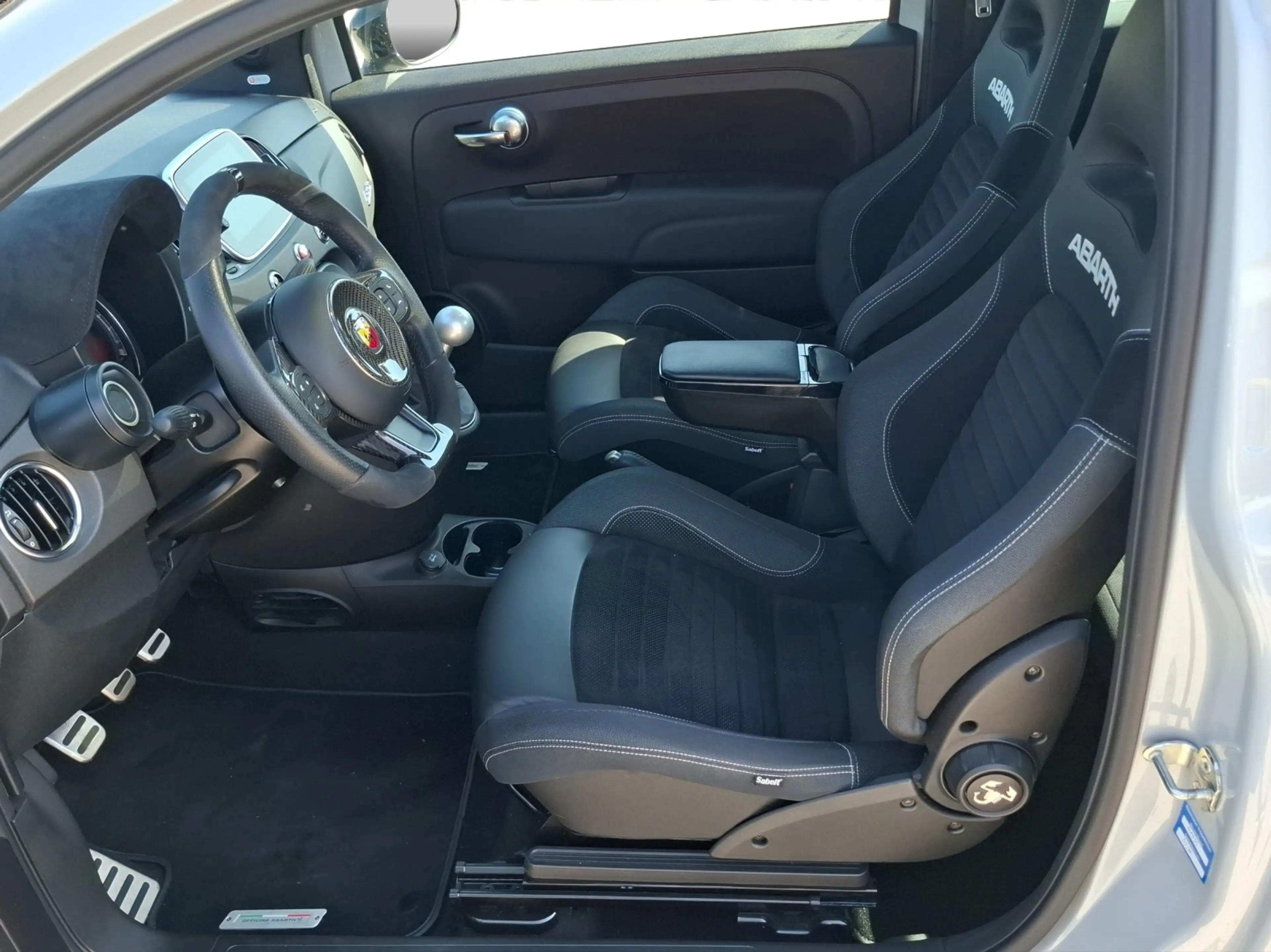 Abarth 595 1.4 T-Jet Competizione *PANORAMA*BEATS*XENON* — photo 11