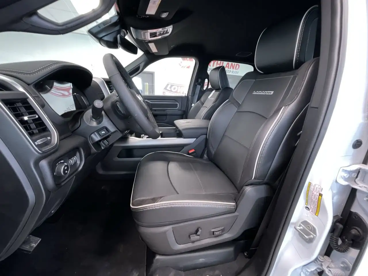 RAM 3500 снимка RAM 3500