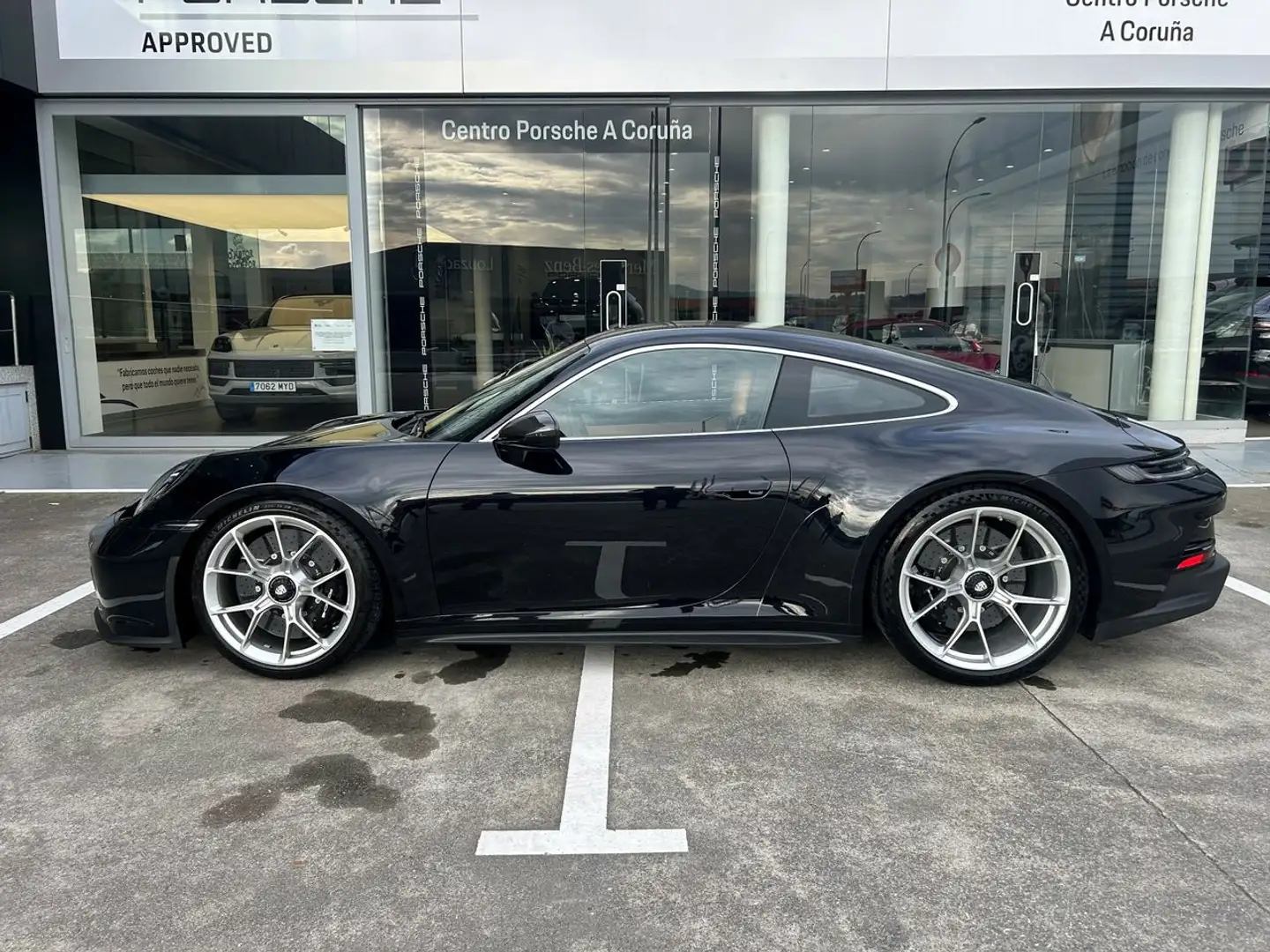 Porsche 911 Carrera Negro - 2