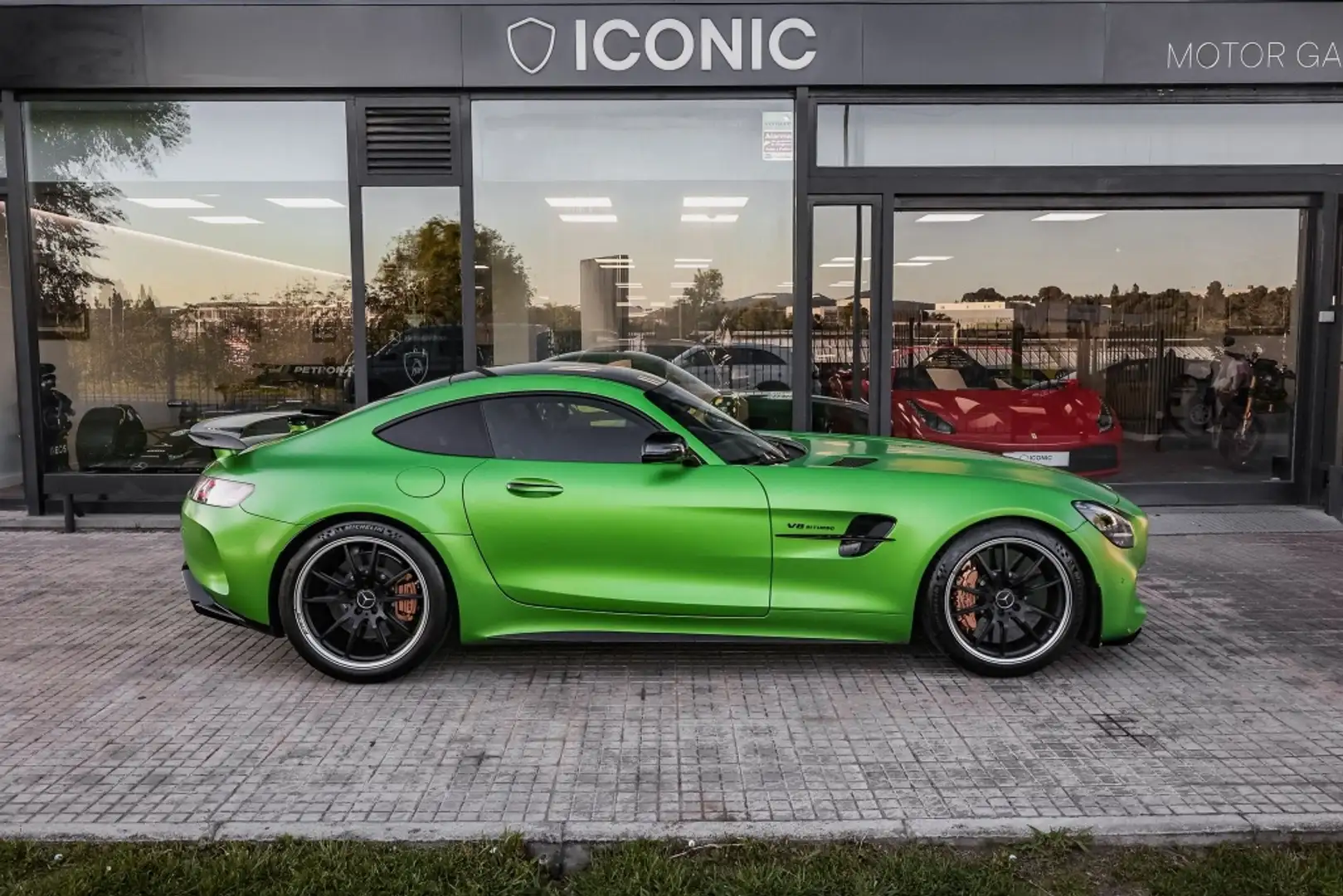 Mercedes-Benz AMG GT Coupé R Verde - 2