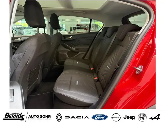 Ford Focus view 10