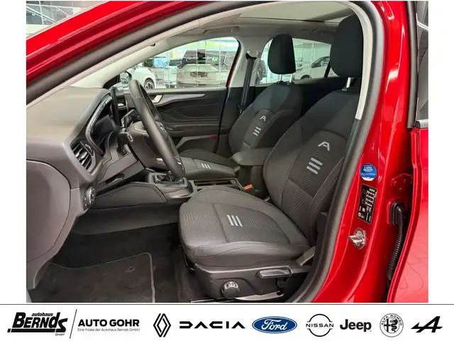 Ford Focus view 12
