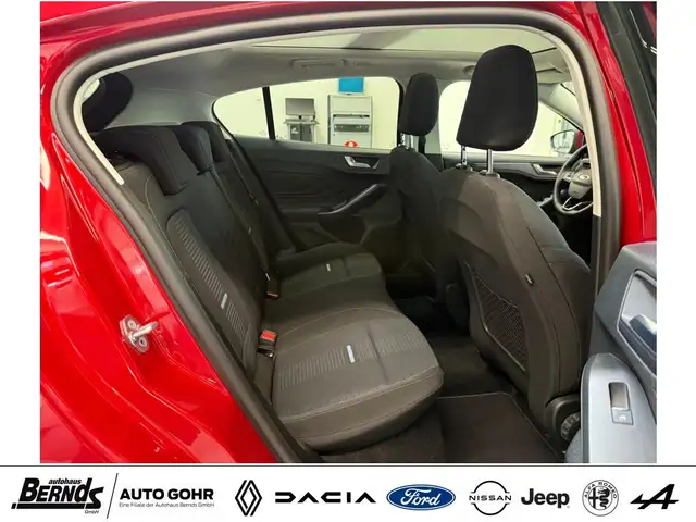 Ford Focus view 4