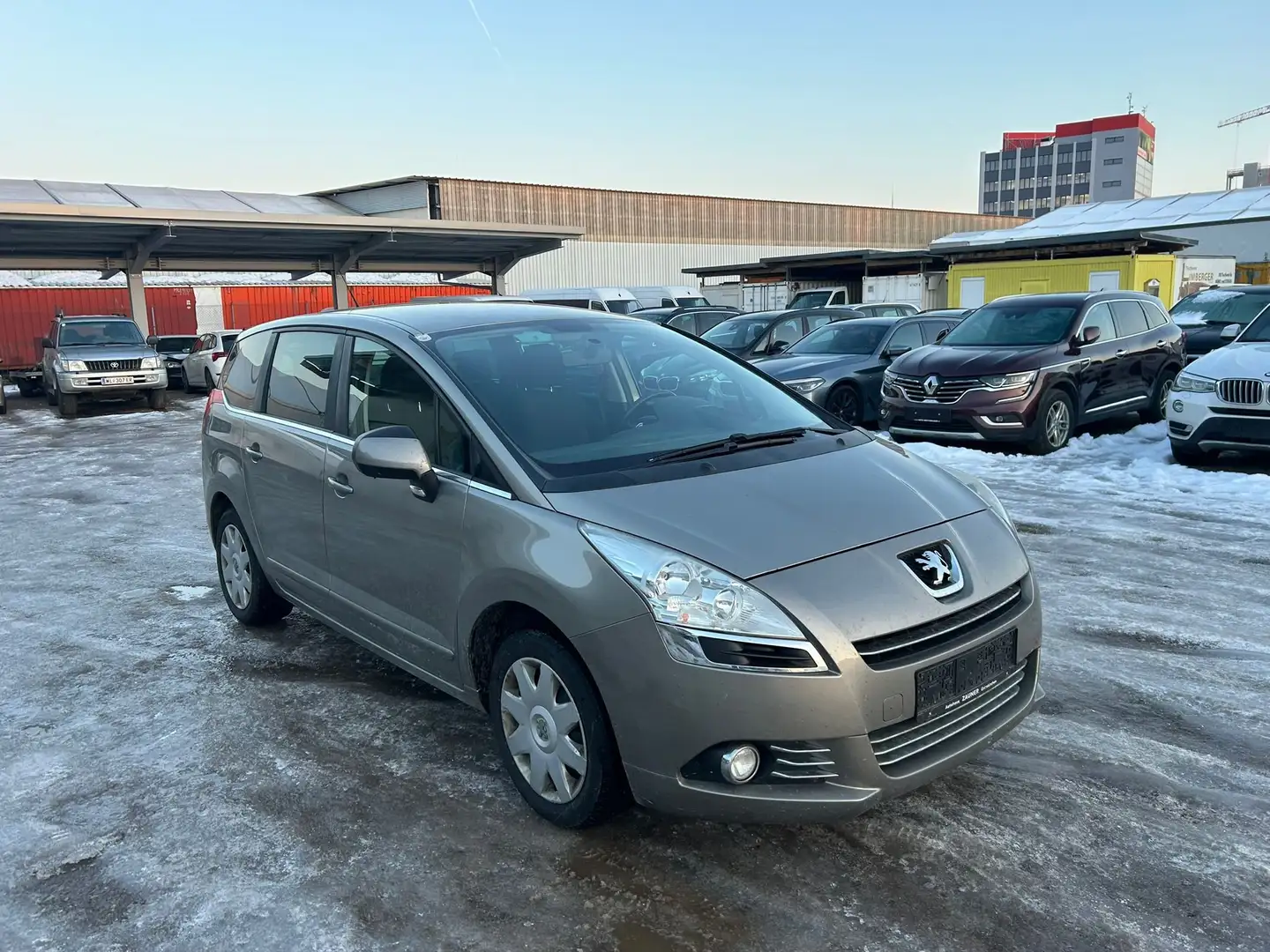 Peugeot 5008 Premium Grau - 2