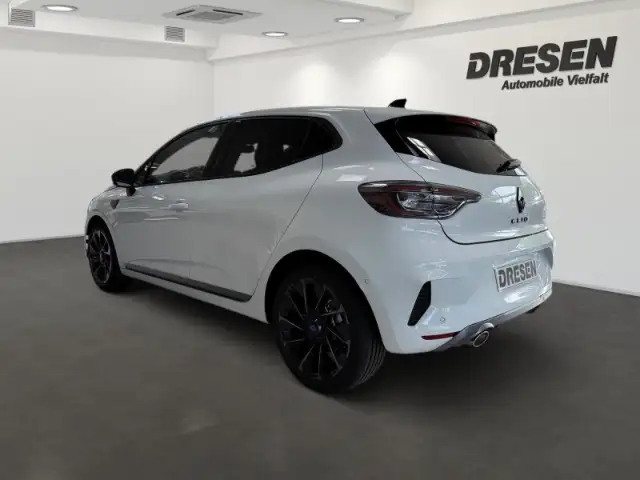 Renault Clio view 4