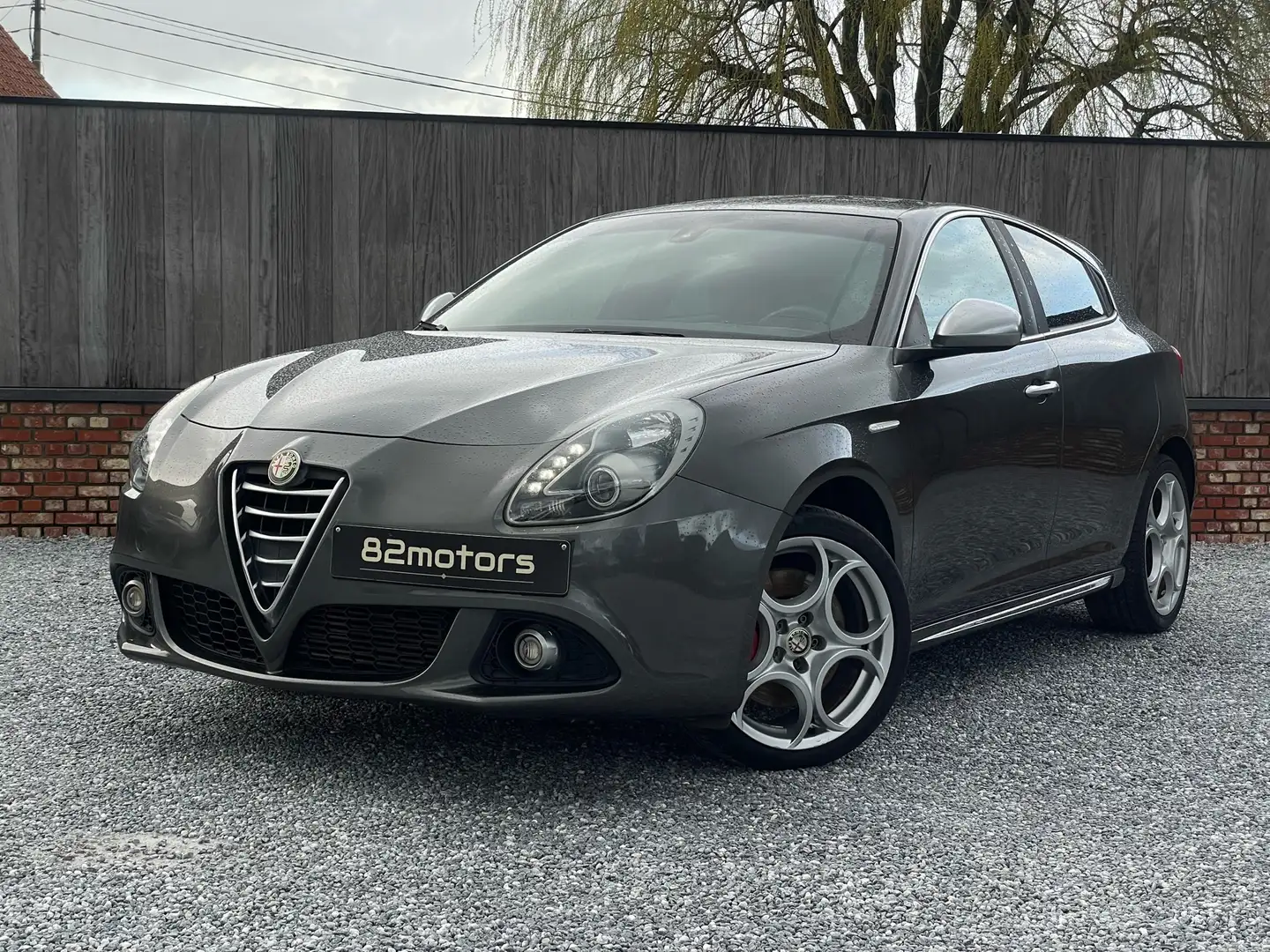 Alfa Romeo Giulietta 1.6 JTDM 16V/cognac leder/dab/led/navi/airco/105pk Szary - 1