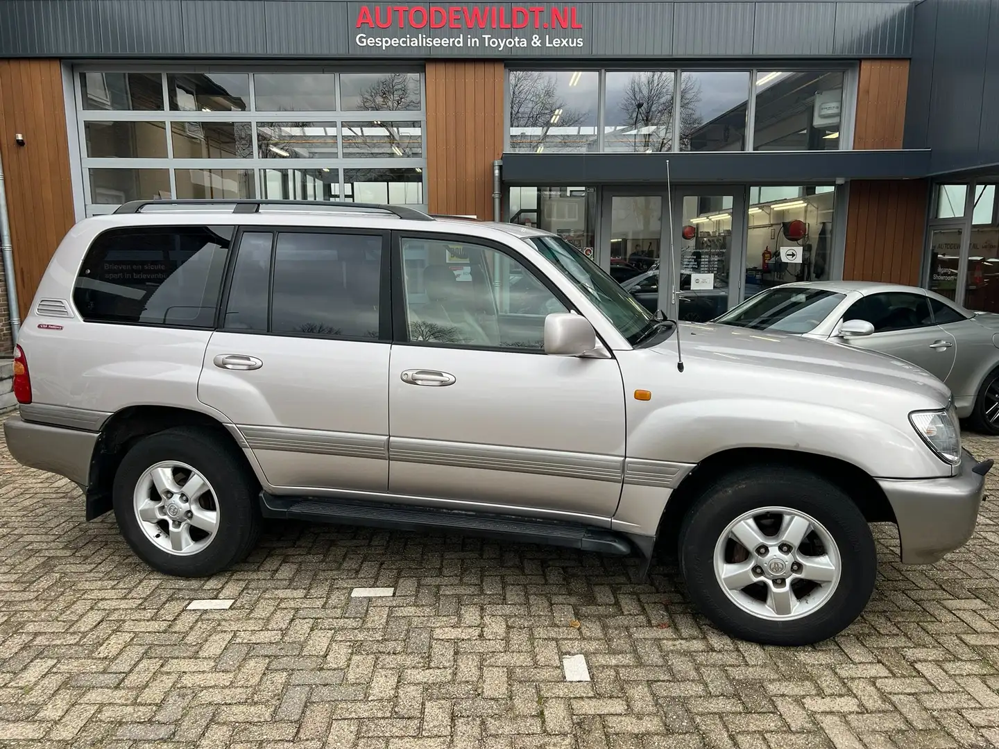 Toyota Land Cruiser 100 4.2 TD 50th Anniversary 7-persoons A/T Grijs - 1