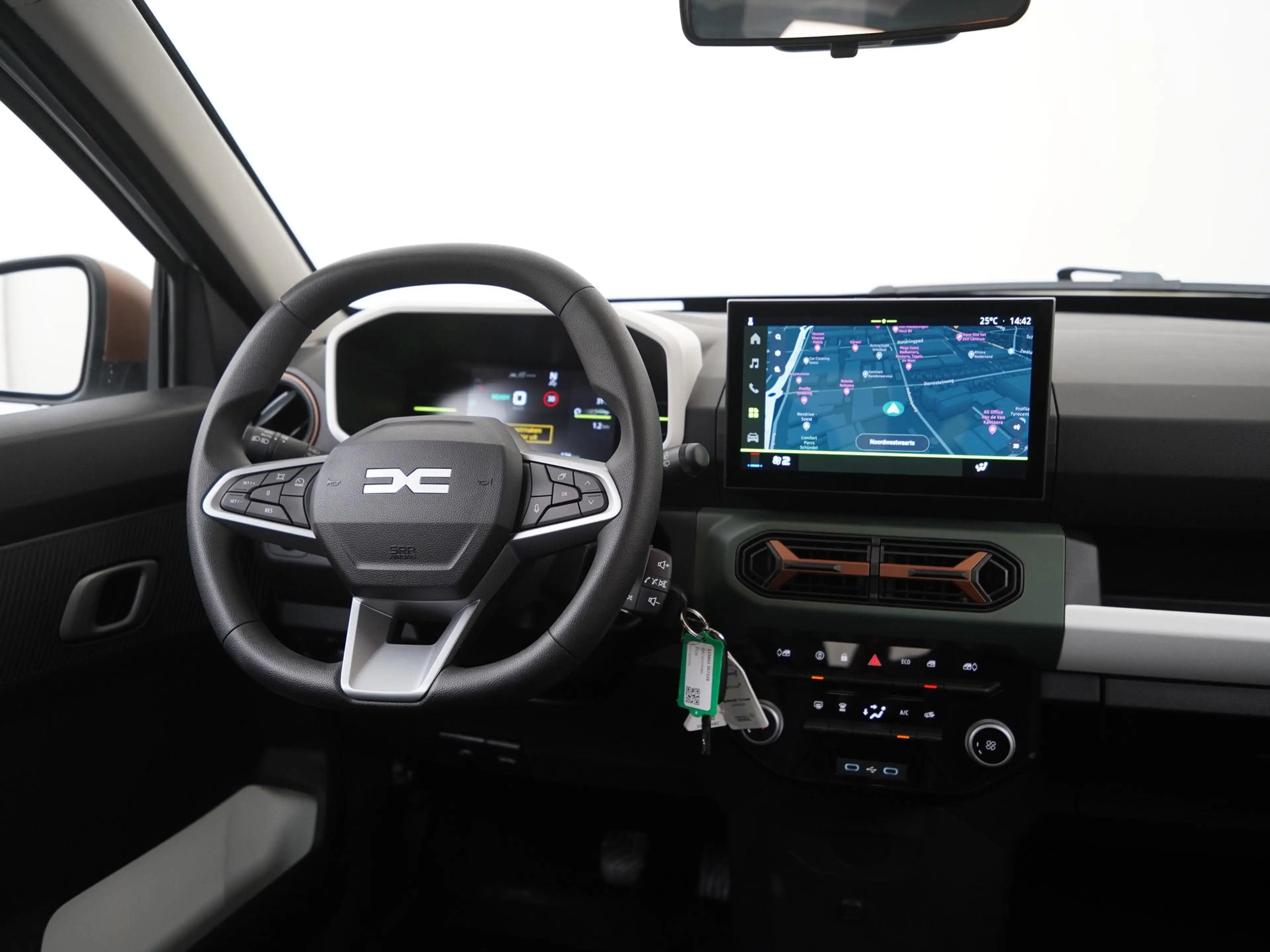 Dacia Spring Extreme 65 26.8 kWh | DC-snelladen | Achteruitcame — photo 5