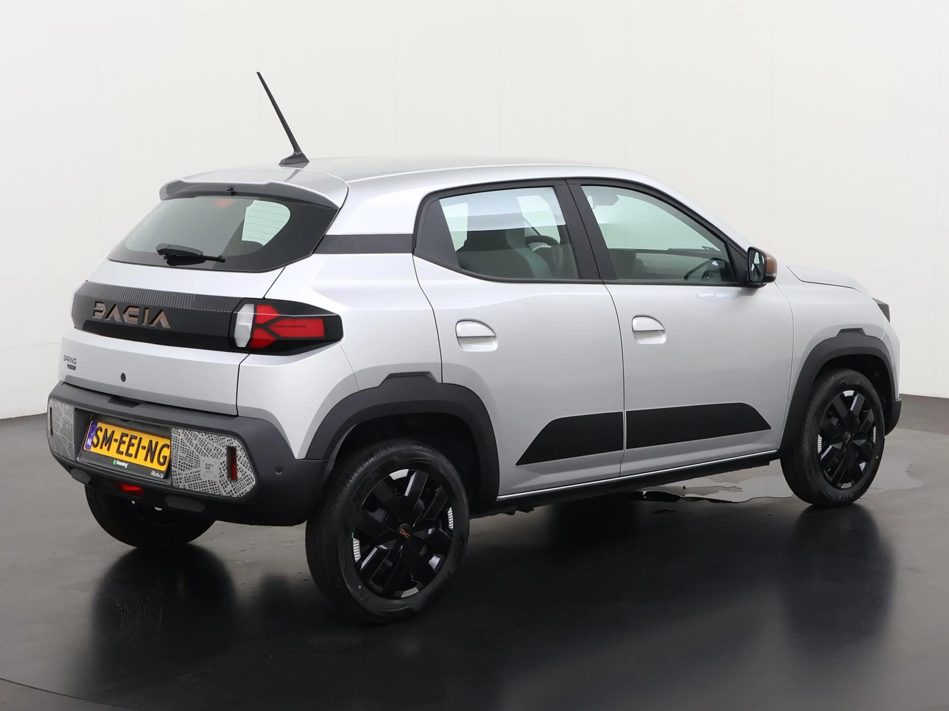 Dacia Spring Extreme 65 26.8 kWh | DC-snelladen | Achteruitcame — photo 4
