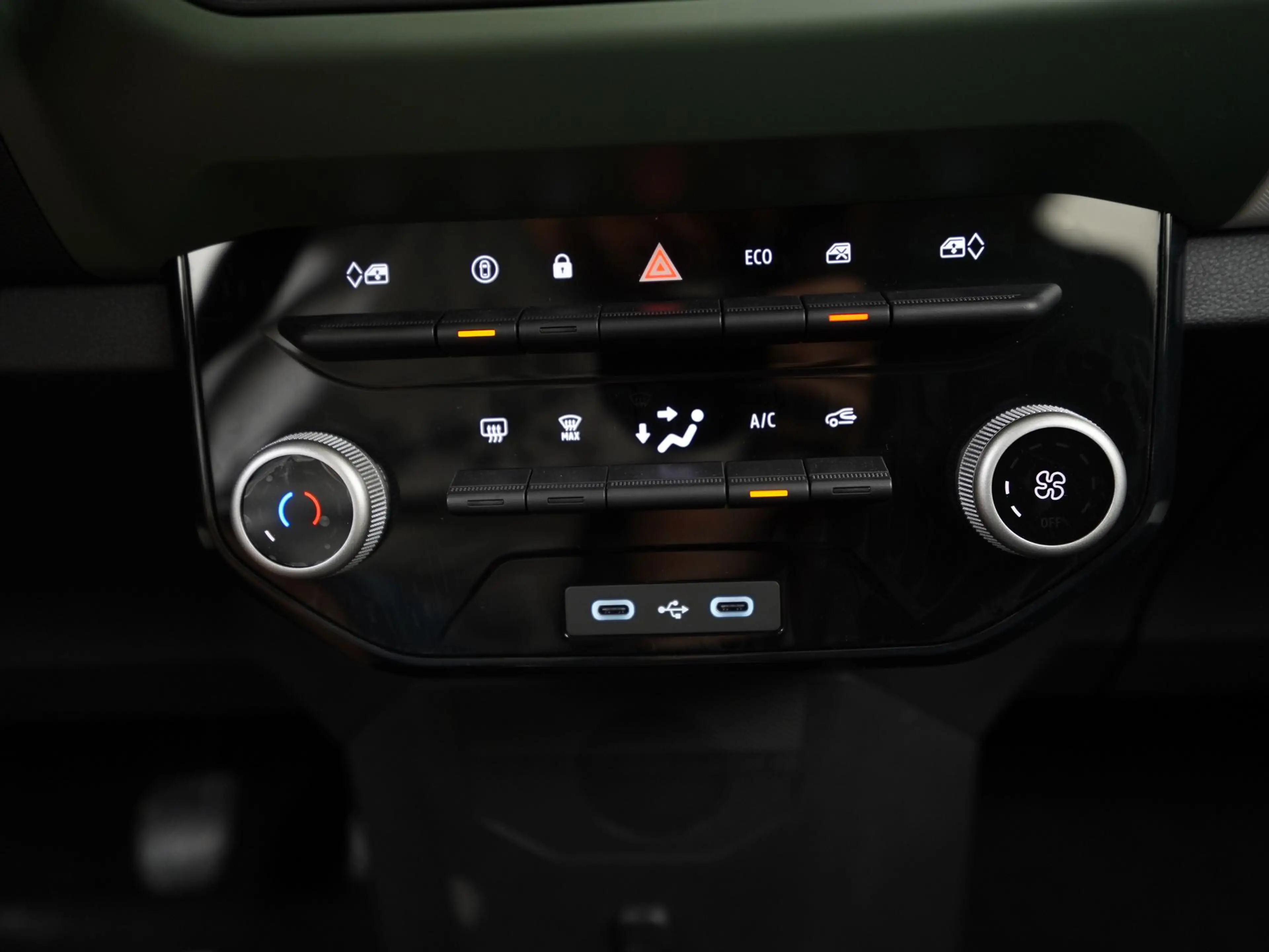 Dacia Spring Extreme 65 26.8 kWh | DC-snelladen | Achteruitcame — photo 11