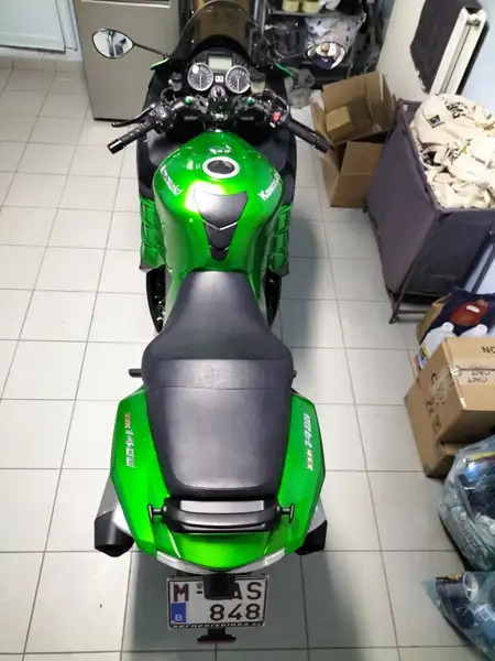 Kawasaki ZZR 1400 - foto 6