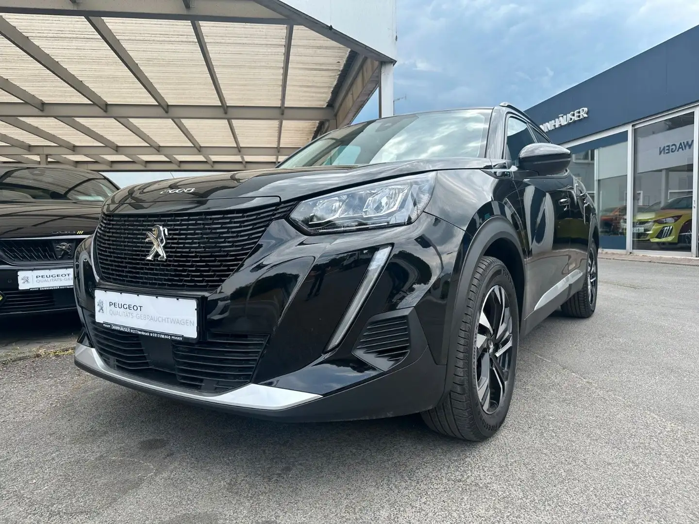 Peugeot 2008 136 Allure Navi, Pano, Sitzhz, Kamera uvm.. Zwart - 2
