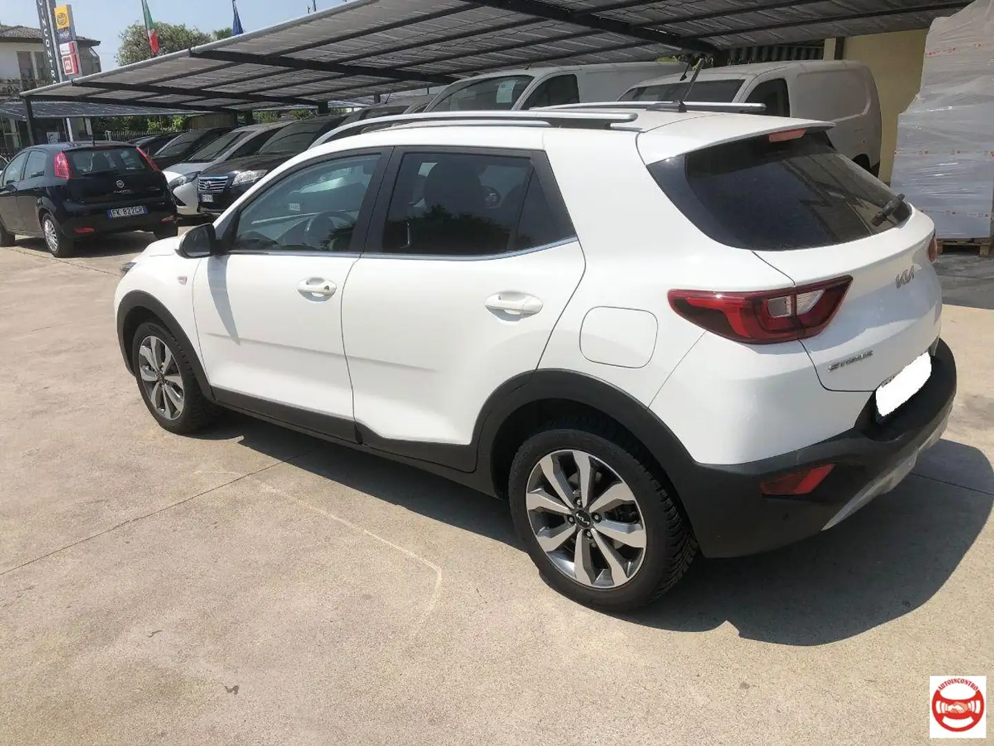 Kia Stonic 1.2 dpi Style s/Navi Pack gpl 82cv Weiß - 2