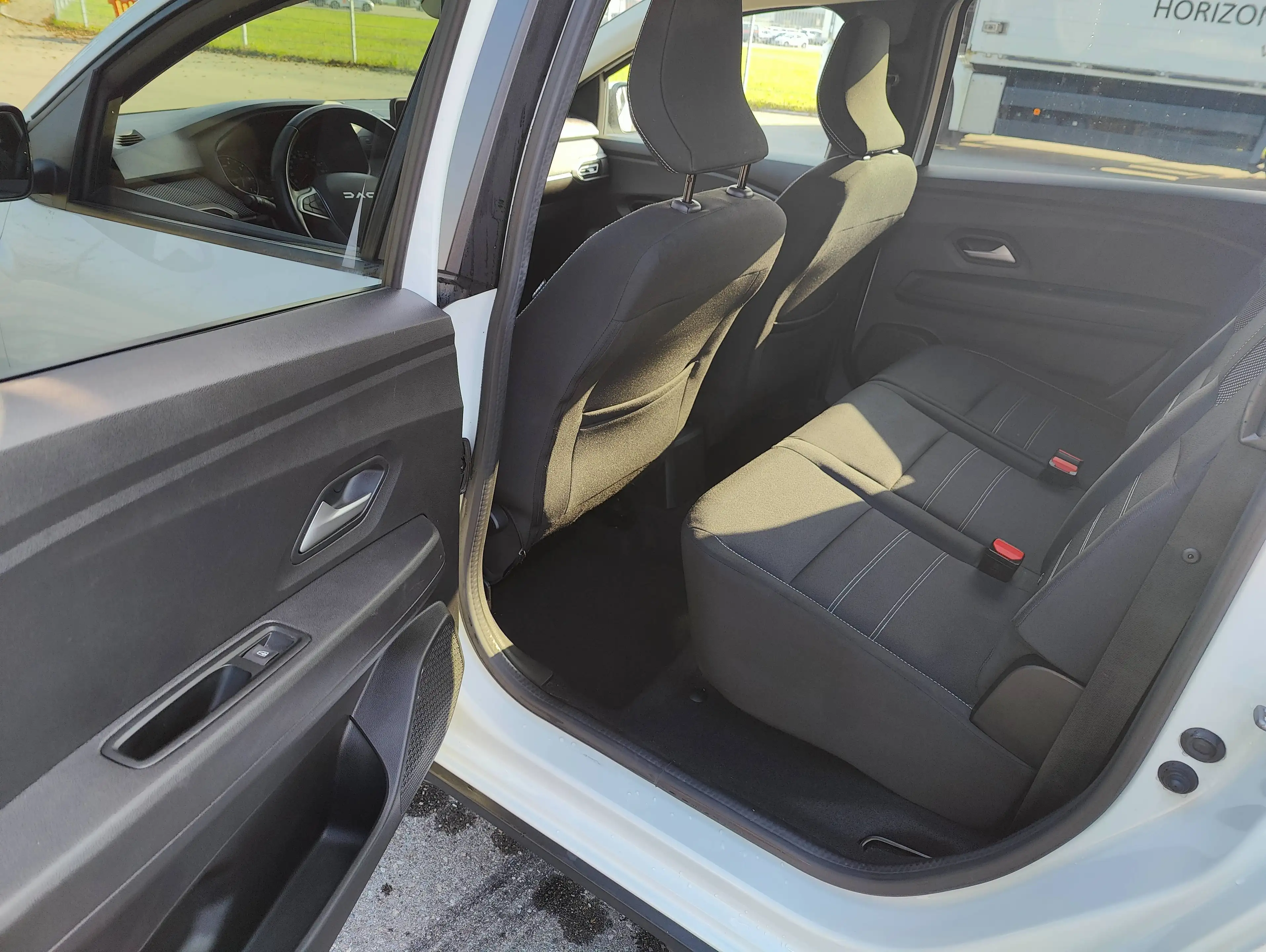 Dacia Jogger Expression / KAMERA / NAVI / KLIMAAUTOMATIK — photo 15