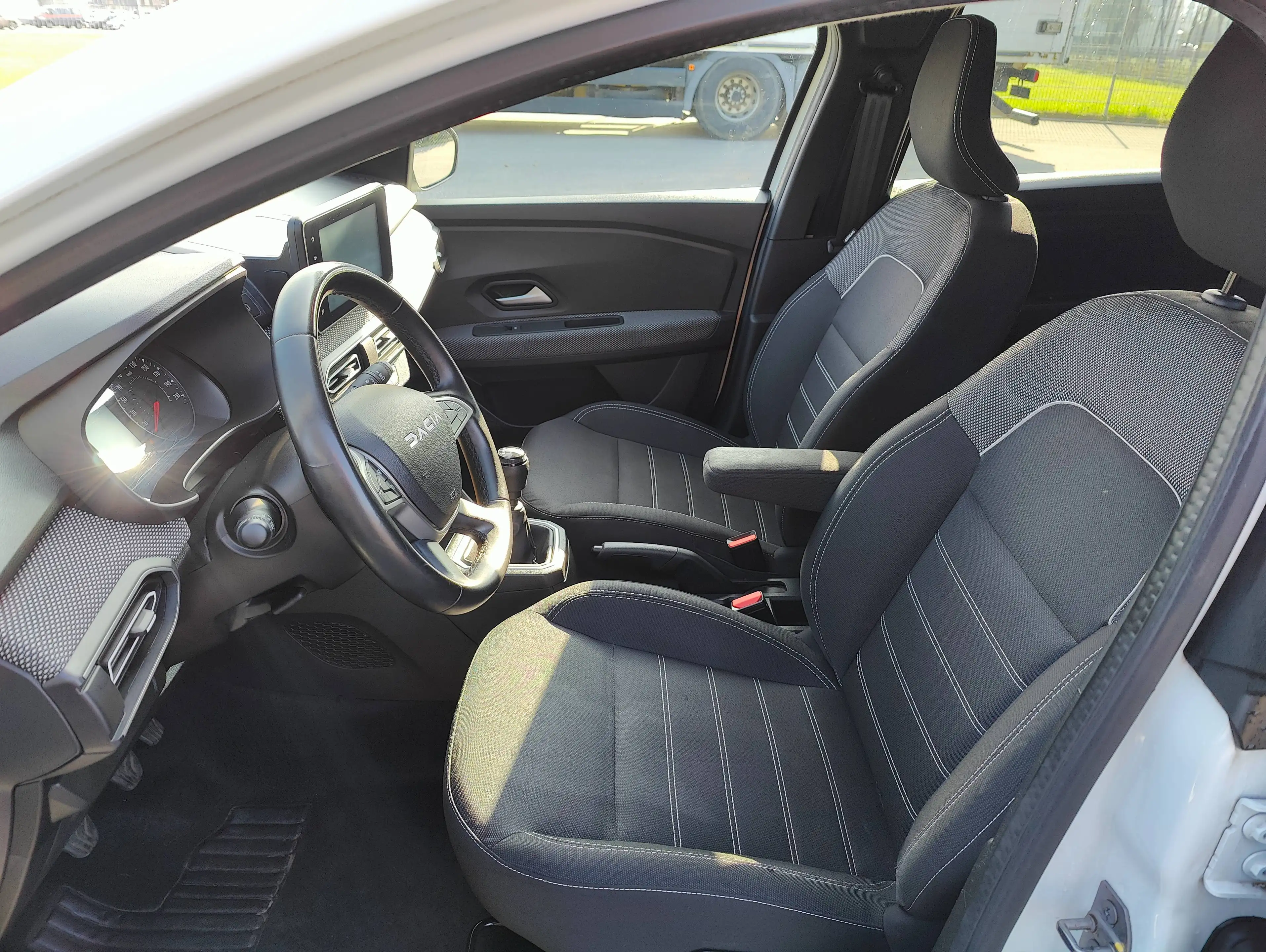 Dacia Jogger Expression / KAMERA / NAVI / KLIMAAUTOMATIK — photo 9